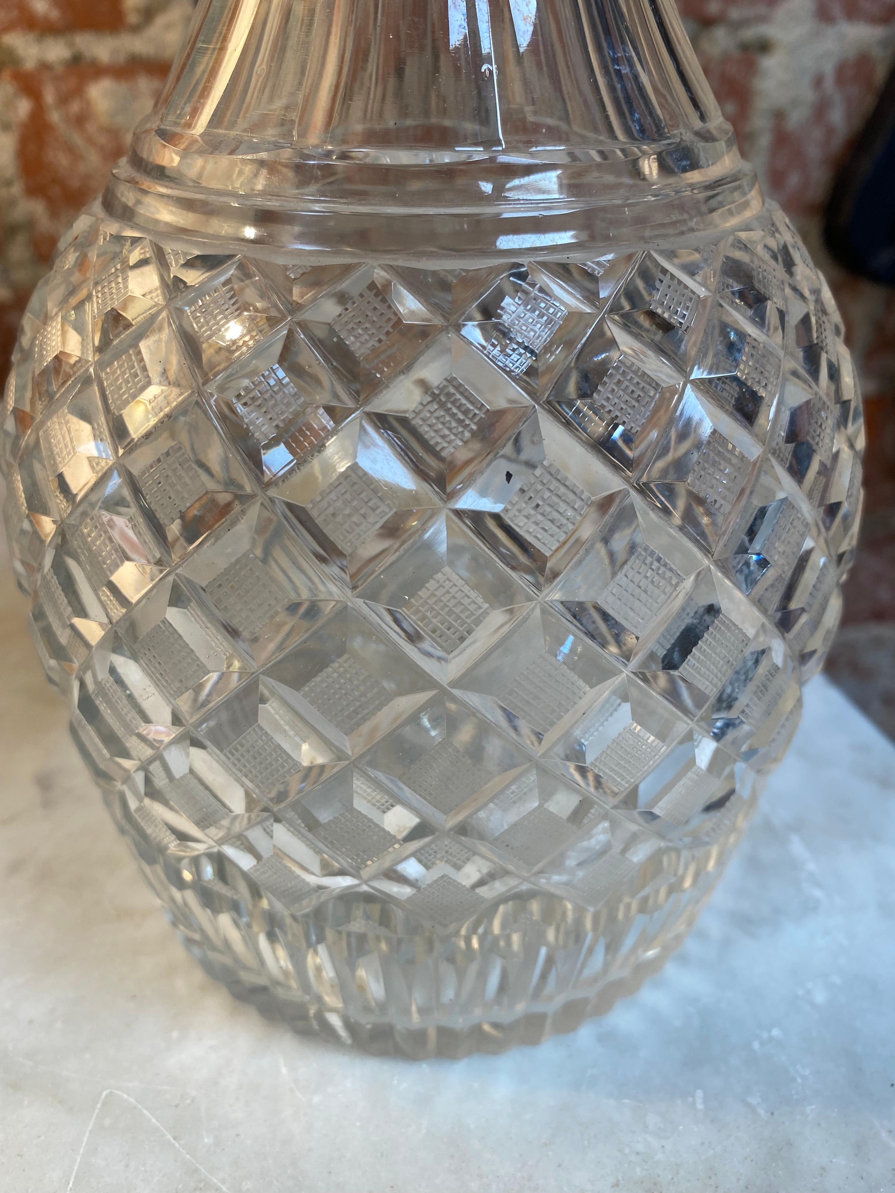 Milieu du XXe siècle Magnifique bouteille en cristal vintage, années 1950 en vente
