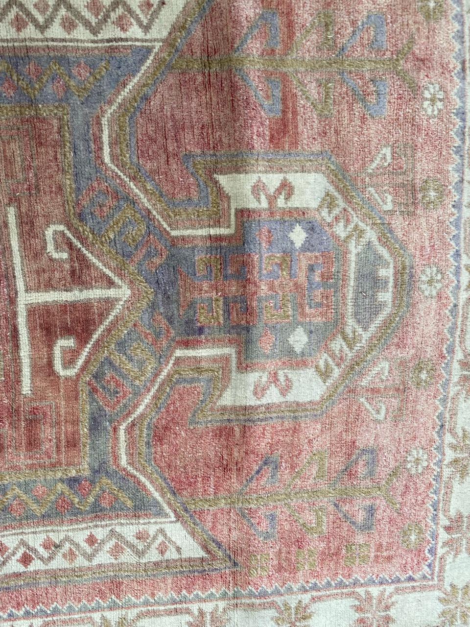 Schöner türkischer anatolischer Teppich aus dem späten 20. Jahrhundert, mit schönem geometrischem Muster und schönen Farben, komplett handgeknüpft mit Wollsamt auf Wollfond.

✨✨✨
