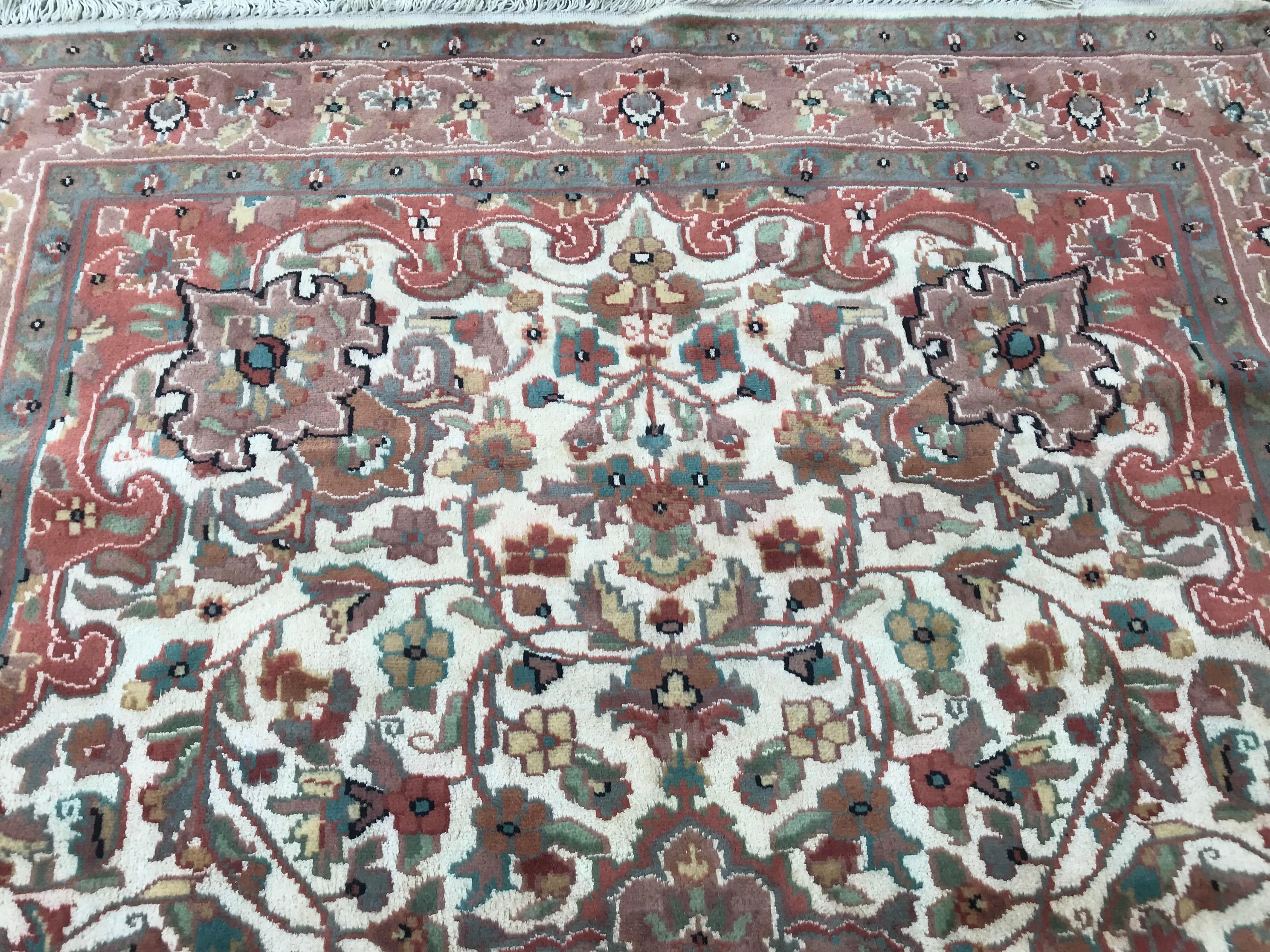 Bobyrug’s Beautiful Vintage Fine Pakistani Silk and Wool Rug For Sale 4
