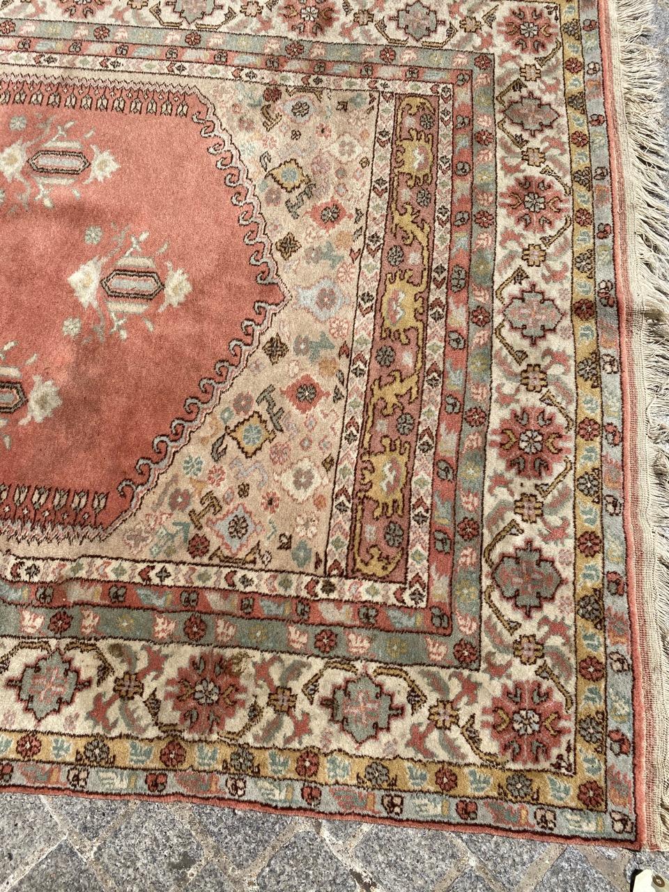 Schöner feiner türkischer Vintage-Teppich (Kasachisch) im Angebot