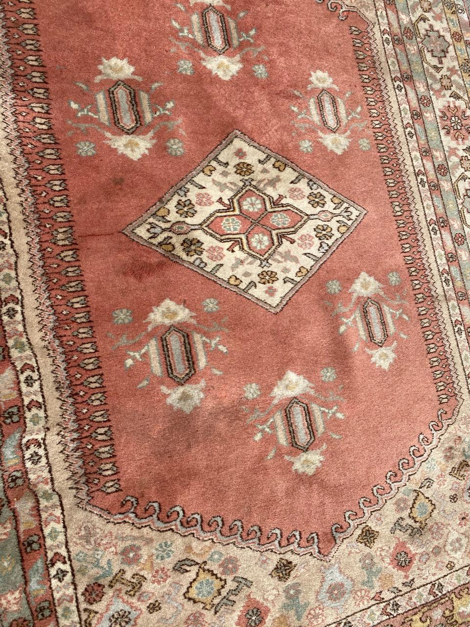 Bobyrug’s Beautiful Vintage Fine Turkish Rug In Good Condition For Sale In Saint Ouen, FR