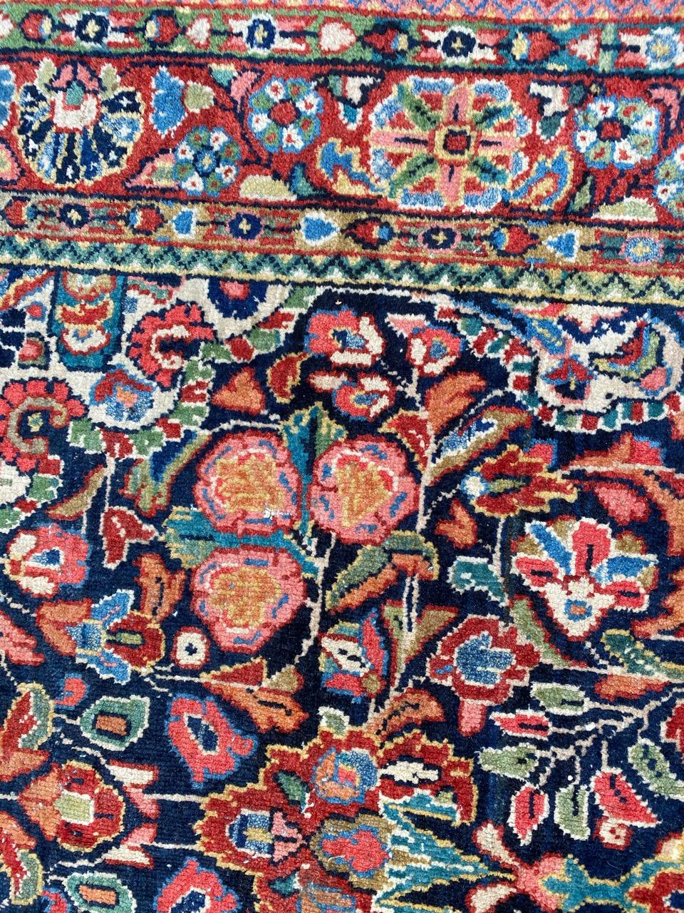 Schöner Mahal-Teppich im Vintage-Blumenmuster (Handgeknüpft) im Angebot