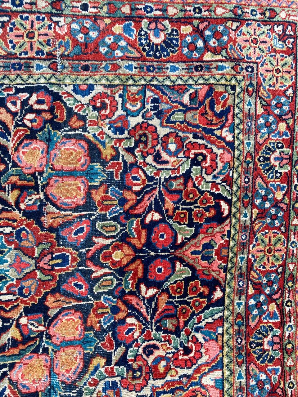 Schöner Mahal-Teppich im Vintage-Blumenmuster (Wolle) im Angebot