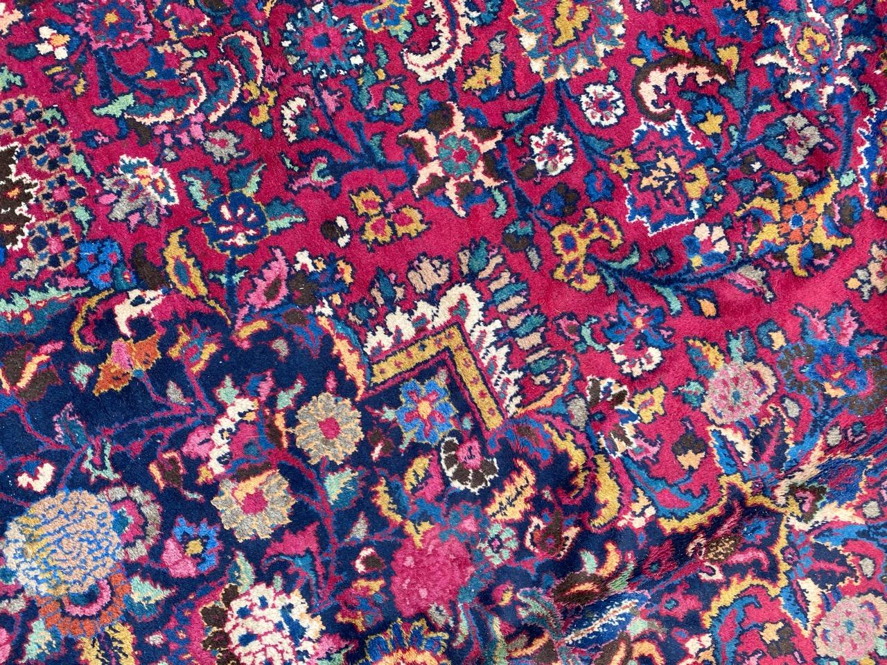 Beautiful Vintage Floral Design Mashhad Rug In Good Condition In Saint Ouen, FR