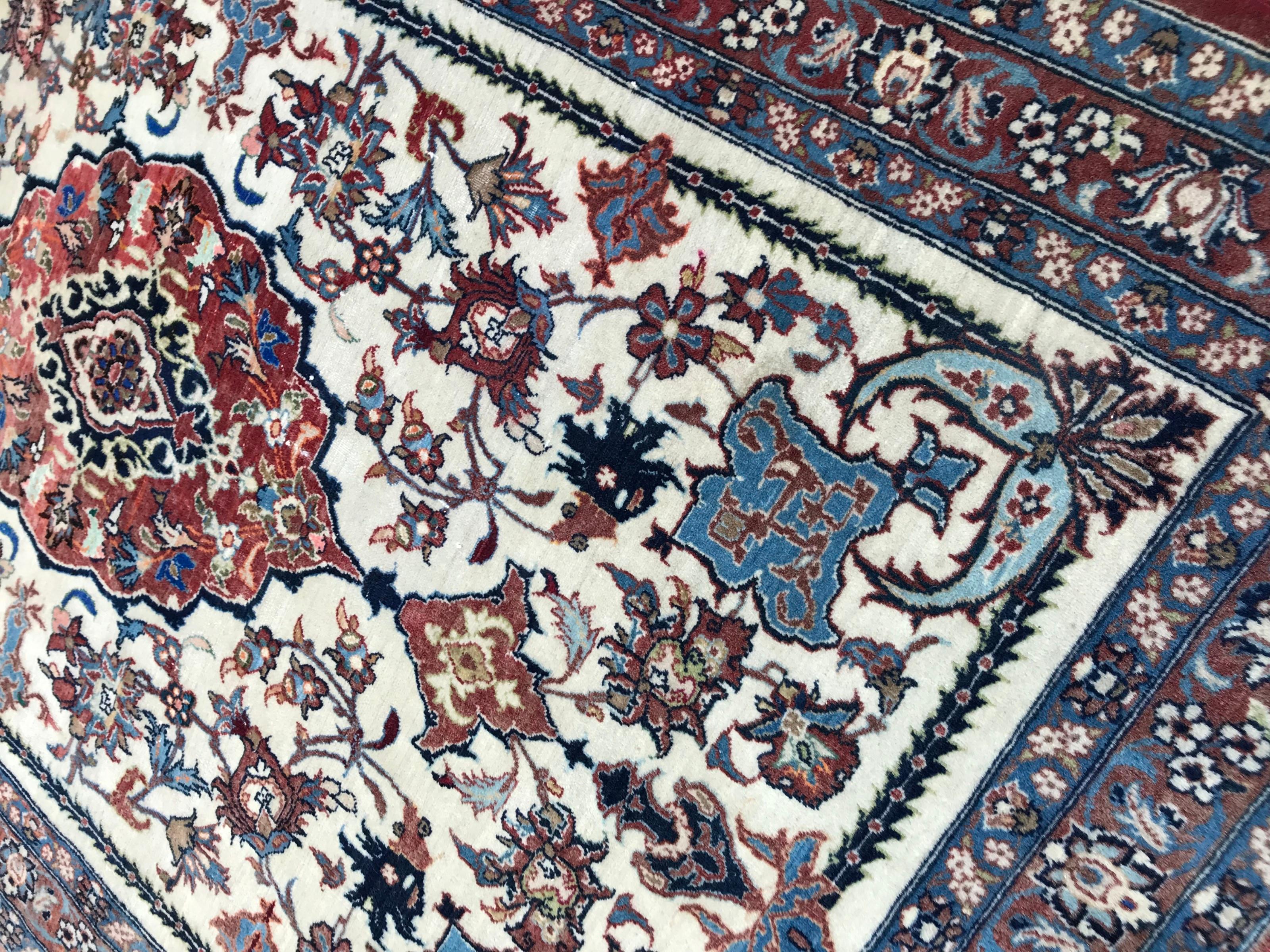 Bobyrug’s Beautiful Vintage Floral Ispahan Rug For Sale 2