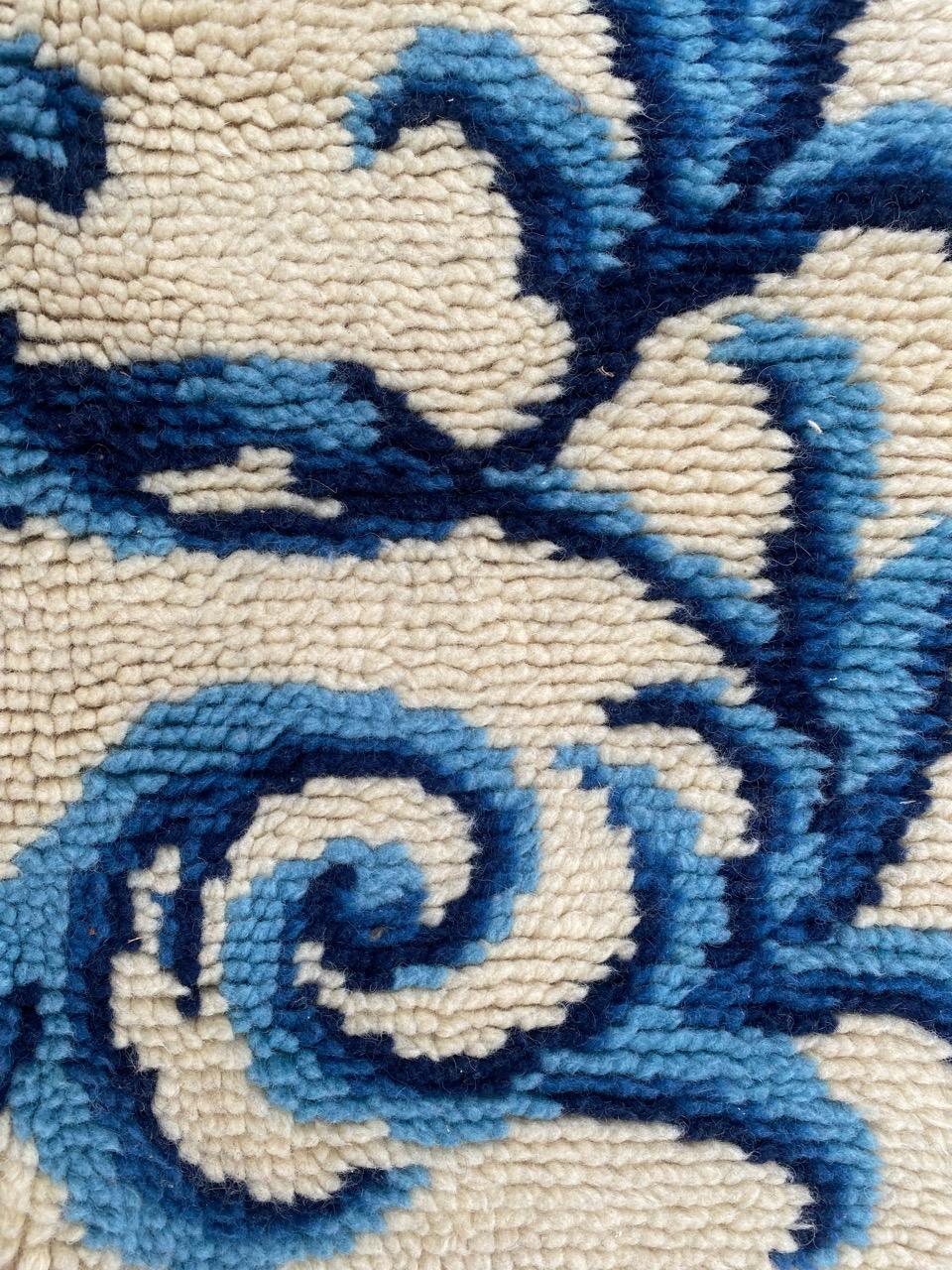 Schöner französischer Cogolin-Teppich aus der Mitte des Jahrhunderts mit schönem modernem Design und hellen Farben, komplett handgeknüpft mit Wollsamt auf Baumwollbasis.

✨✨✨
