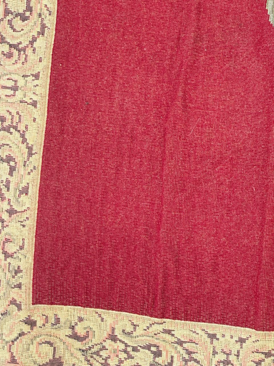 Precioso tapiz Jaquar francés vintage con diseño de cesta de flores en venta 2