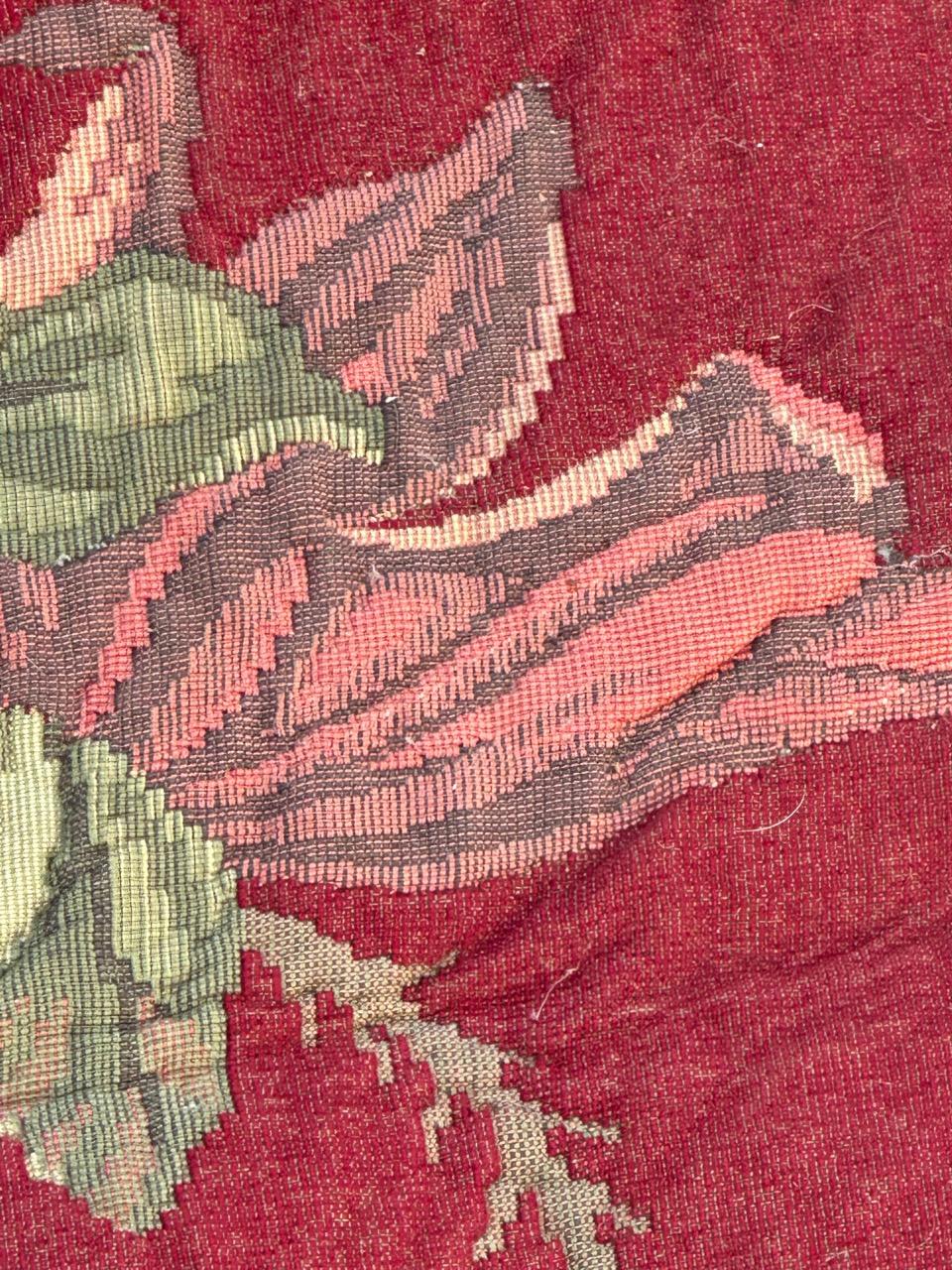 Precioso tapiz Jaquar francés vintage con diseño de cesta de flores en venta 5