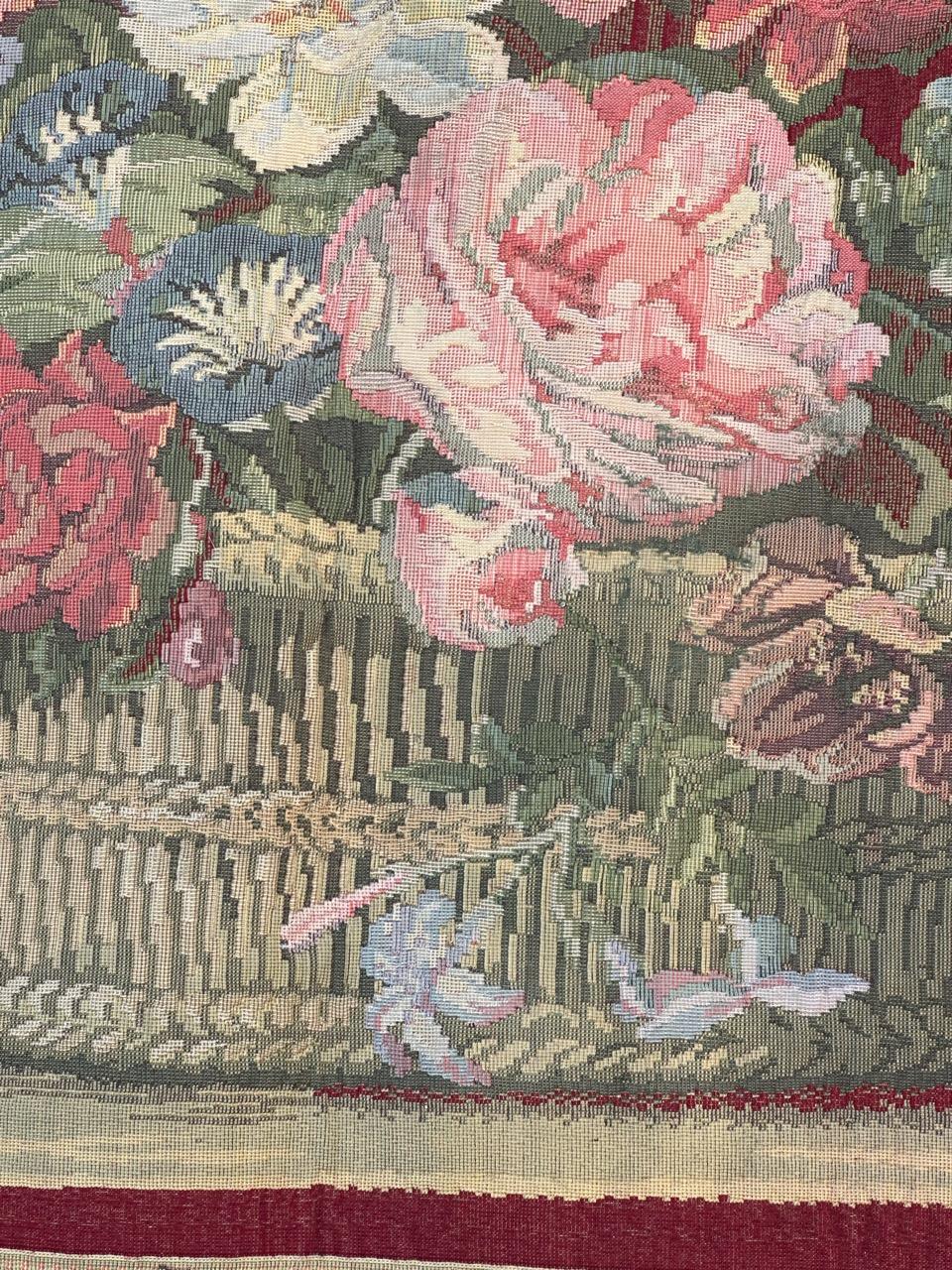 Precioso tapiz Jaquar francés vintage con diseño de cesta de flores Lana en venta