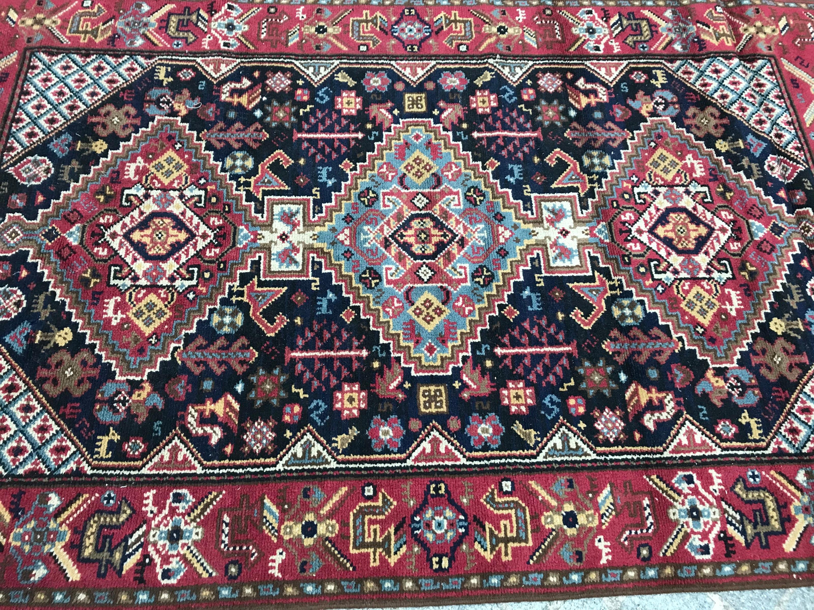 Bobyrug’s Beautiful Vintage French Shiraz Design Knotted Rug In Good Condition For Sale In Saint Ouen, FR