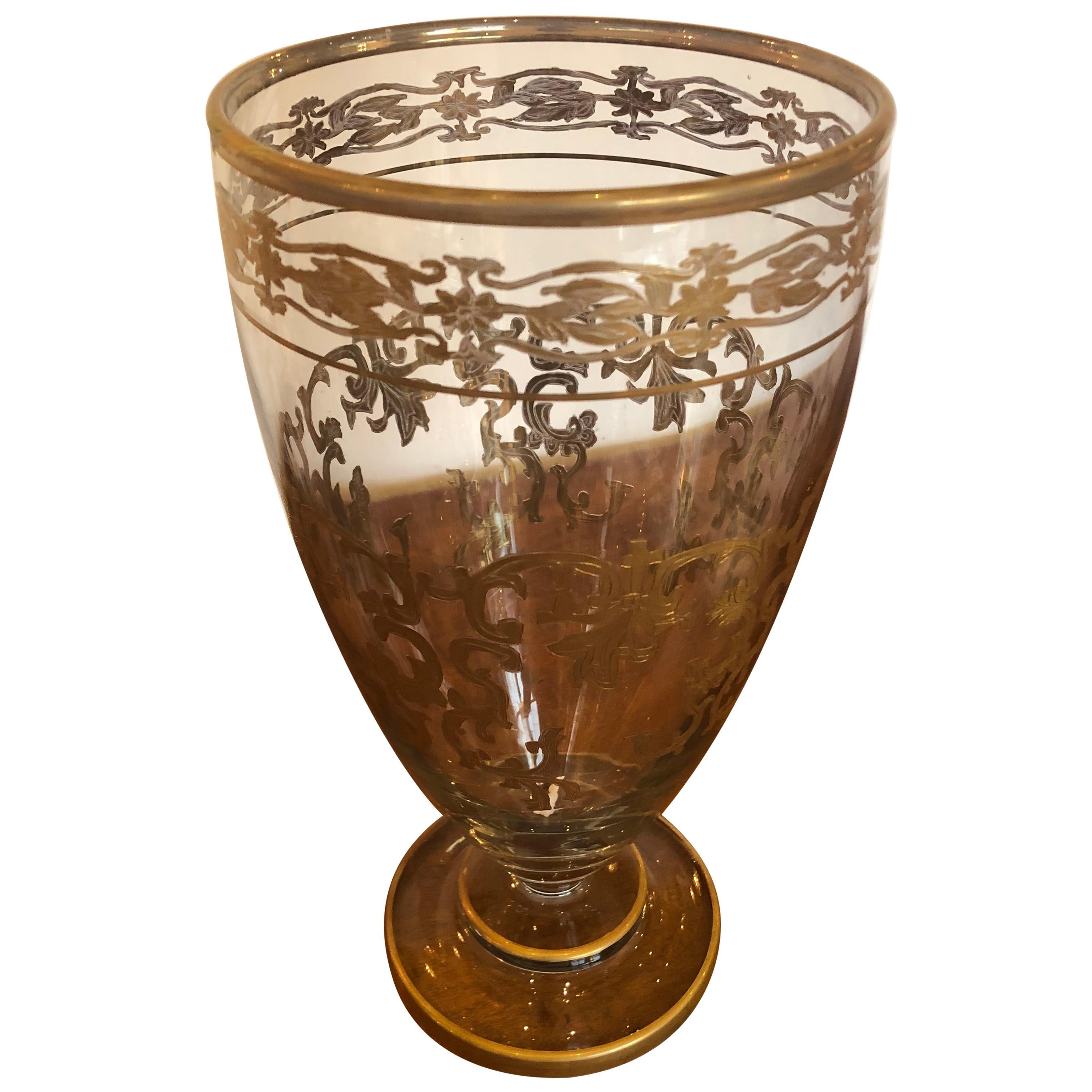 Magnifique vase en verre vintage décoré de feuilles d'or en vente