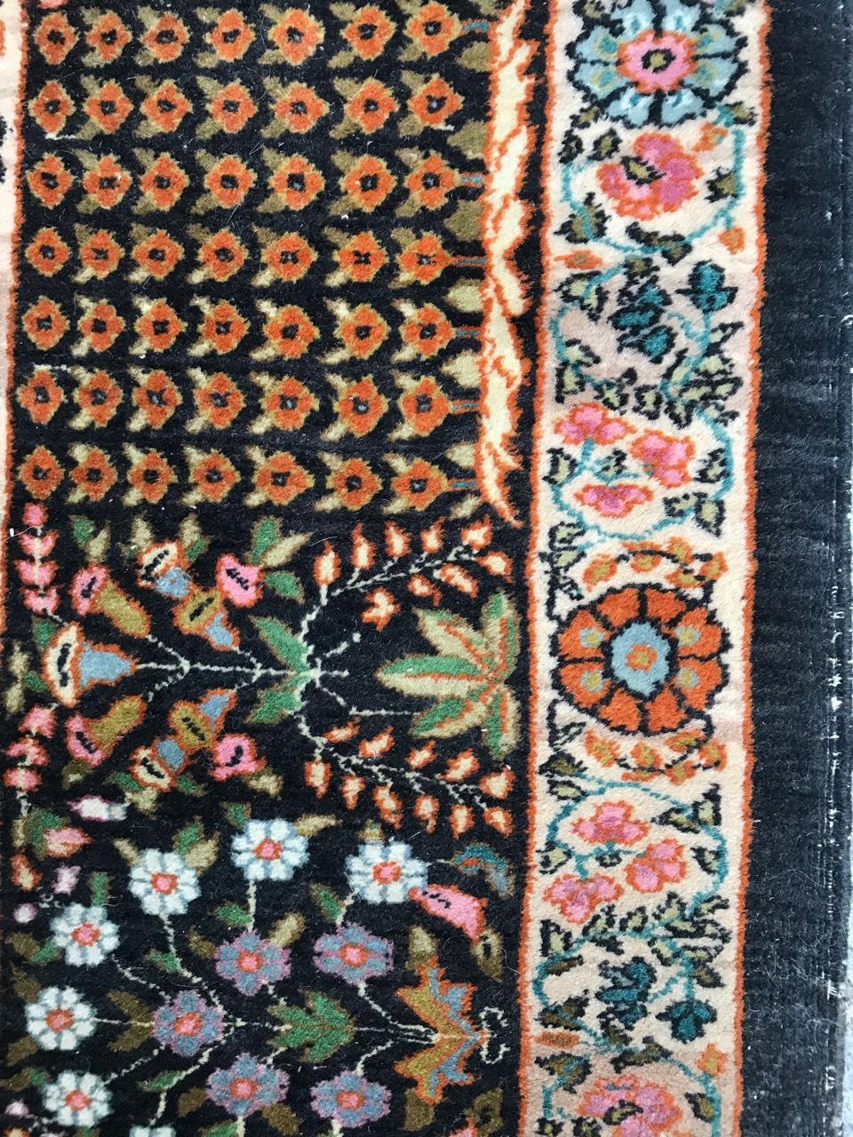 Schöner indischer Vintage-Teppich im Angebot 6