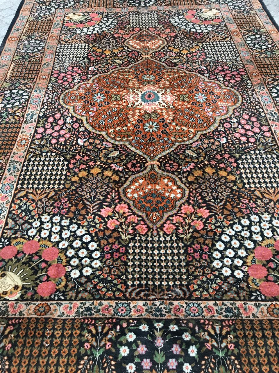 Schöner indischer Vintage-Teppich im Angebot 8
