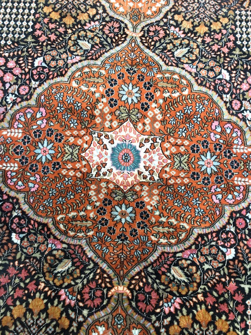 Schöner indischer Vintage-Teppich (Handgeknüpft) im Angebot