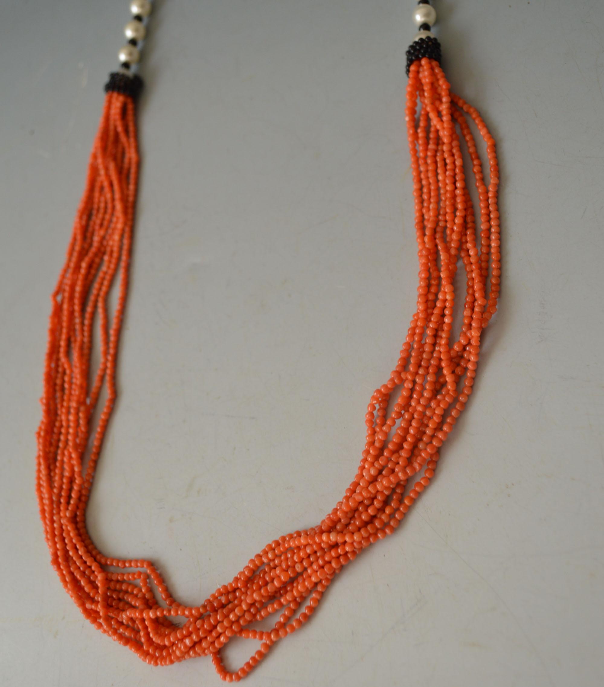 Beautiful Vintage Italian multi strand Seed coral pearl necklace    In Good Condition For Sale In London, GB