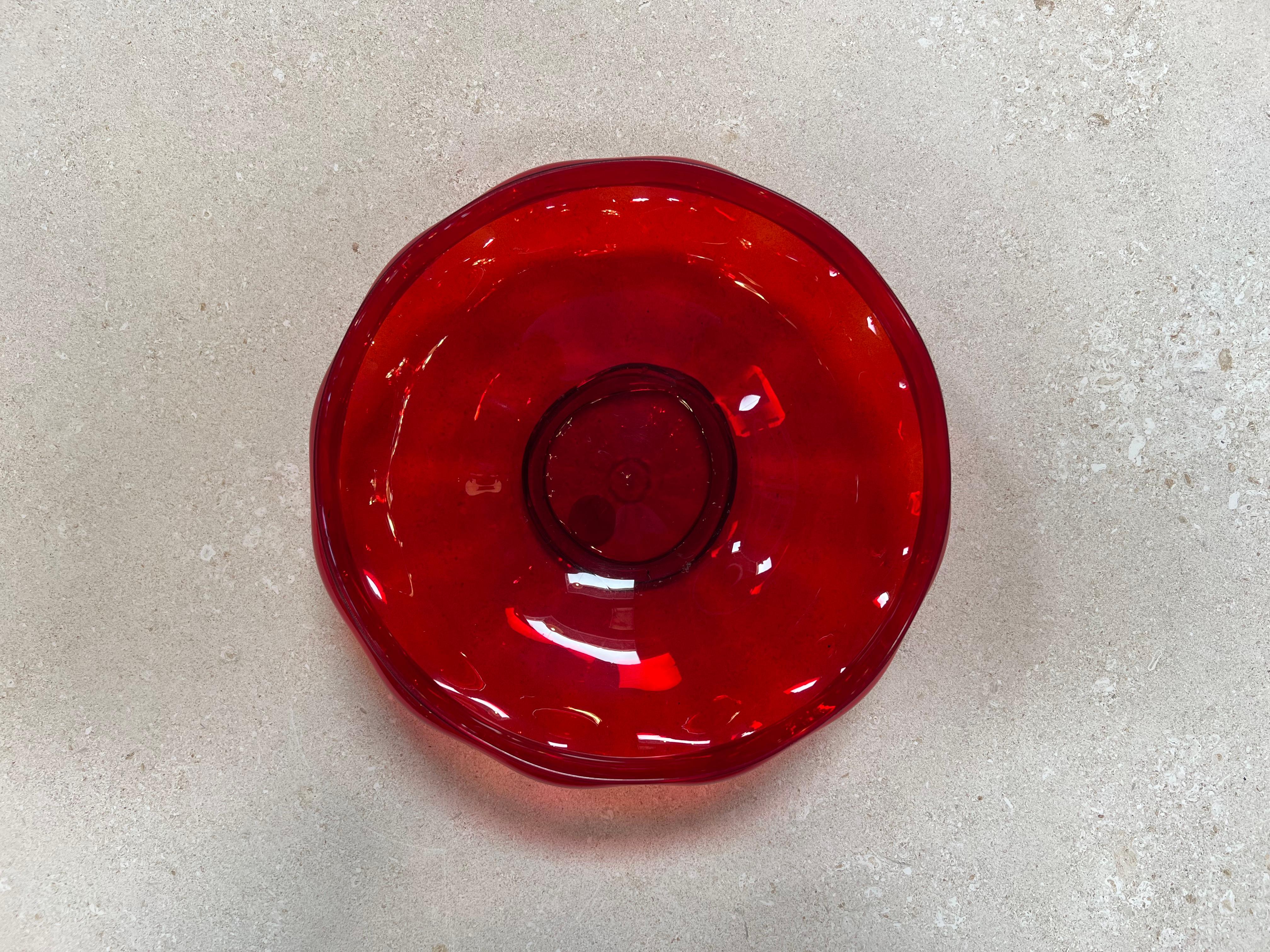Late 20th Century Beautiful Vintage Italian Round Decorative Red Bowl 1980 For Sale
