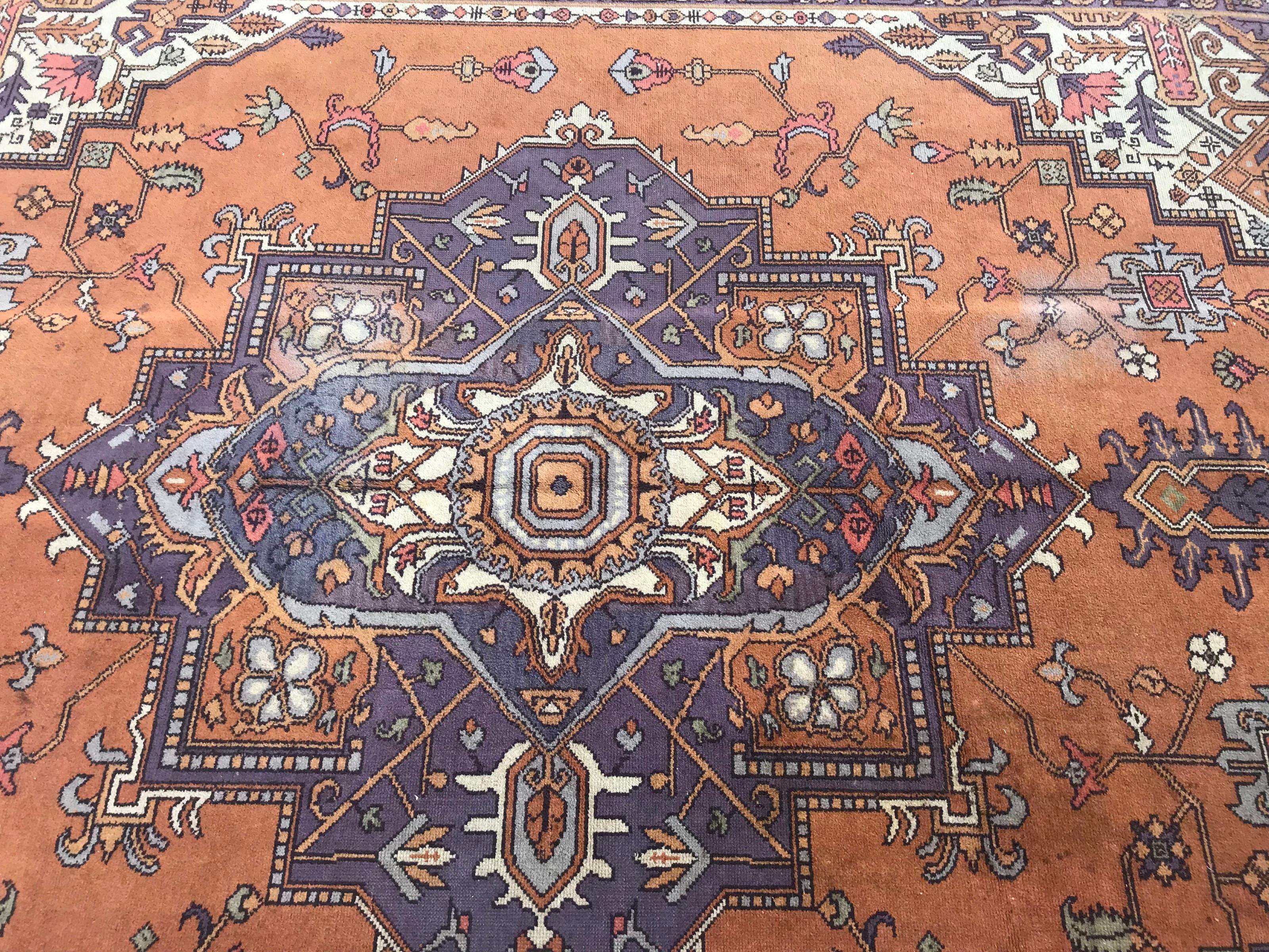 Beautiful Vintage Large Heriz Style European Rug In Good Condition For Sale In Saint Ouen, FR
