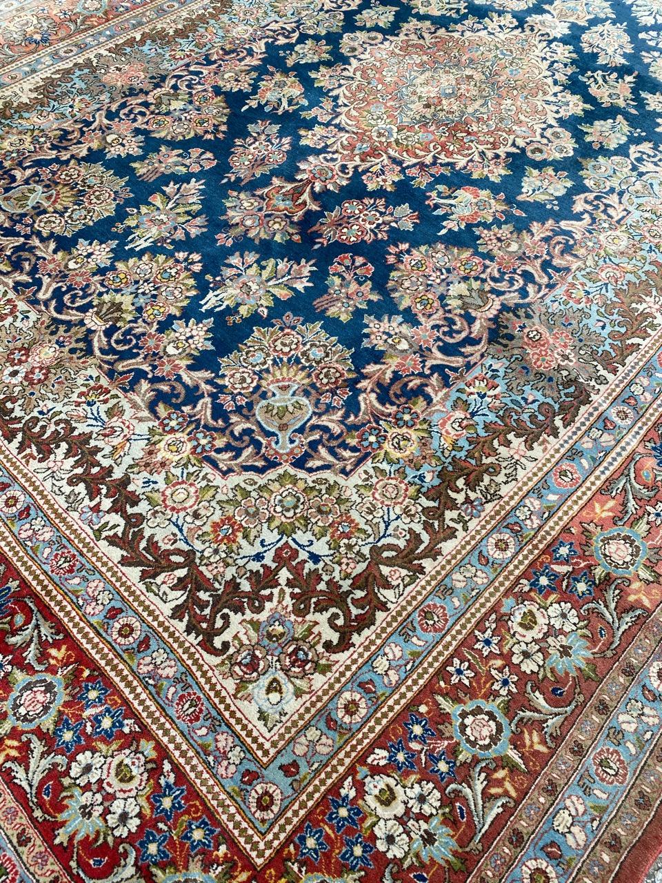 Schöner großer Qom-Teppich im Vintage-Stil (Kaschan) im Angebot