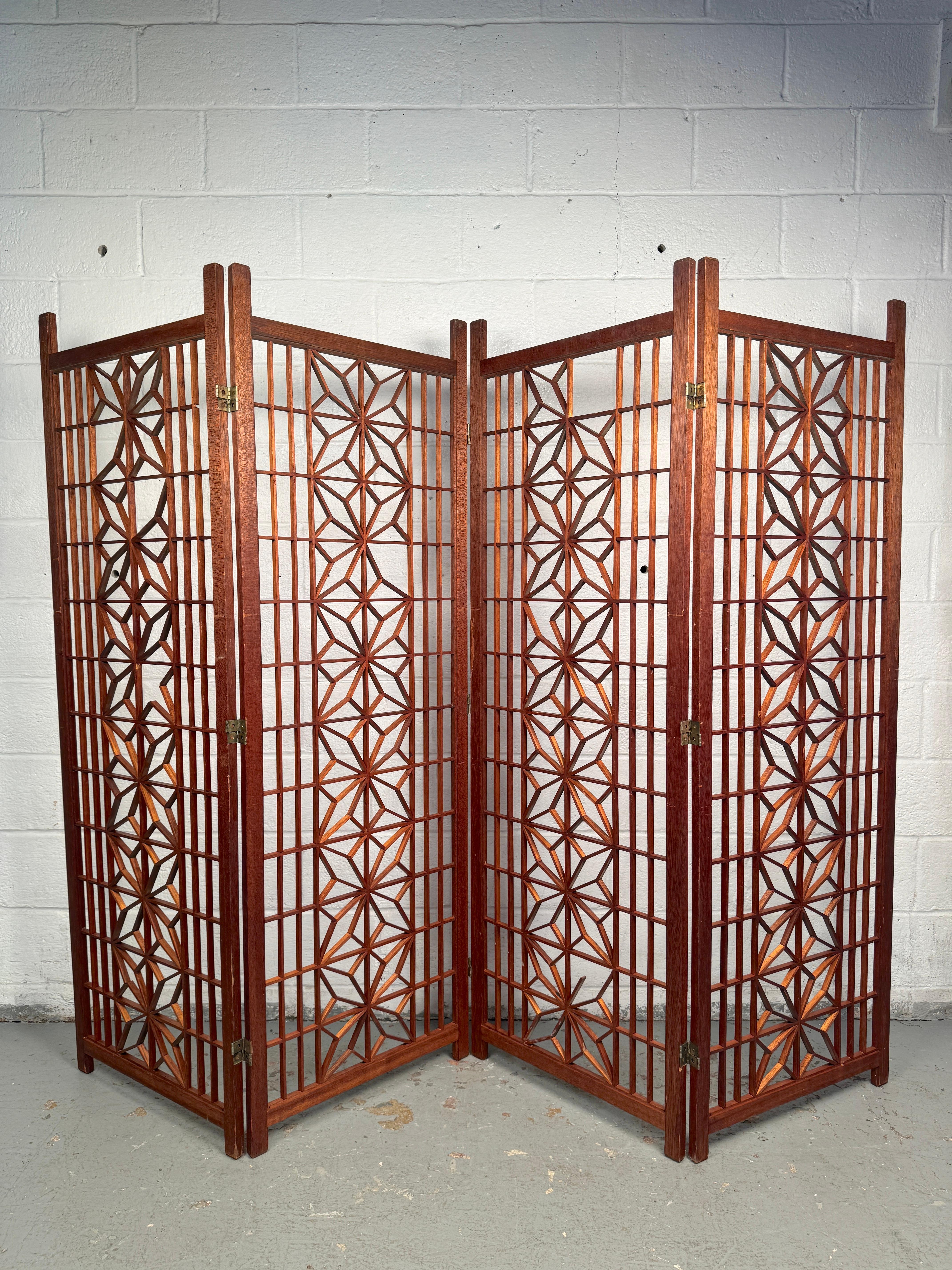 Mid-Century moderno Bellissimo divisorio geometrico pieghevole d'epoca della metà del secolo scorso in vendita