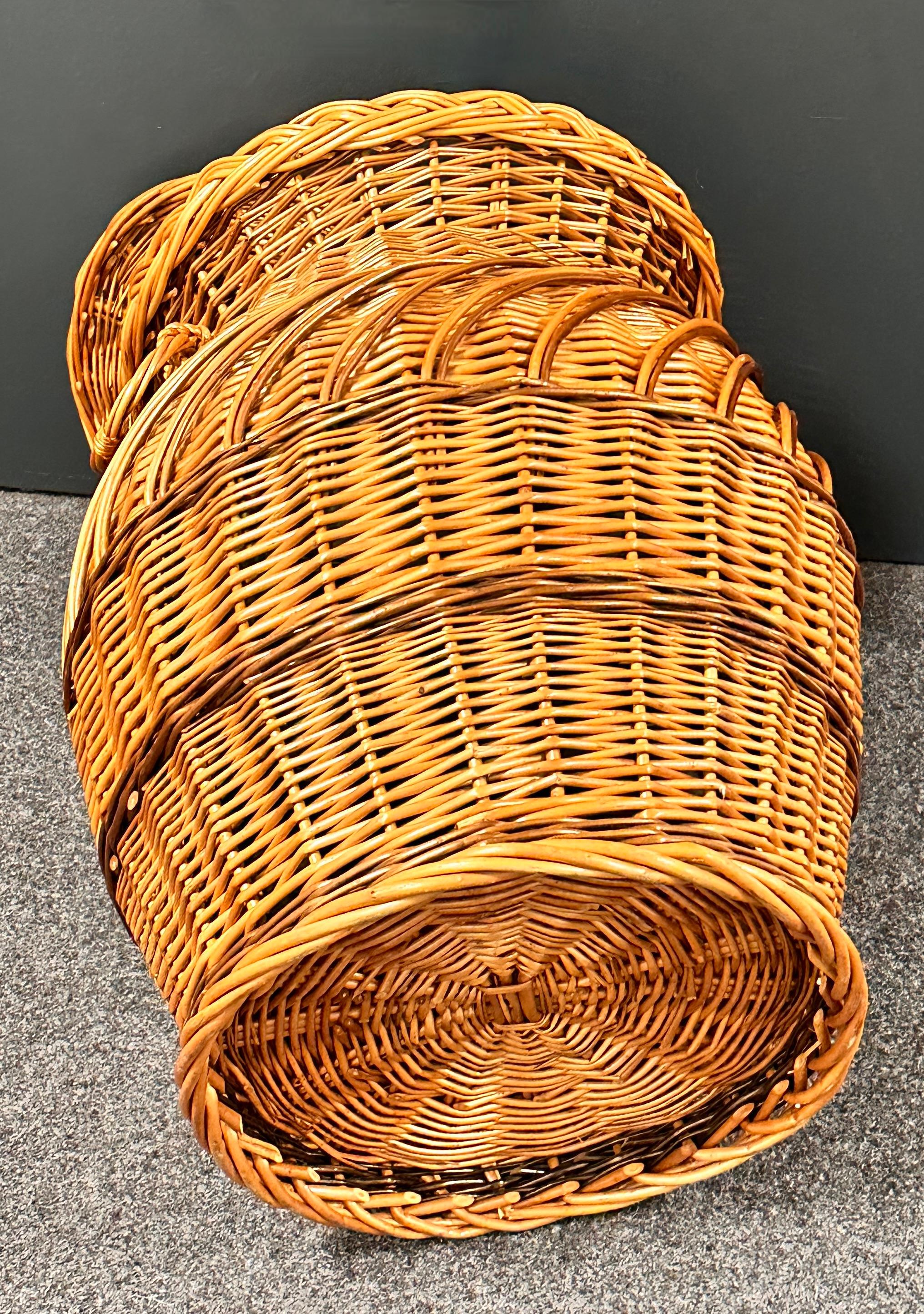 Beautiful Vintage Mid-century Wicker Laundry Basket Hamper, 1970s, German For Sale 9