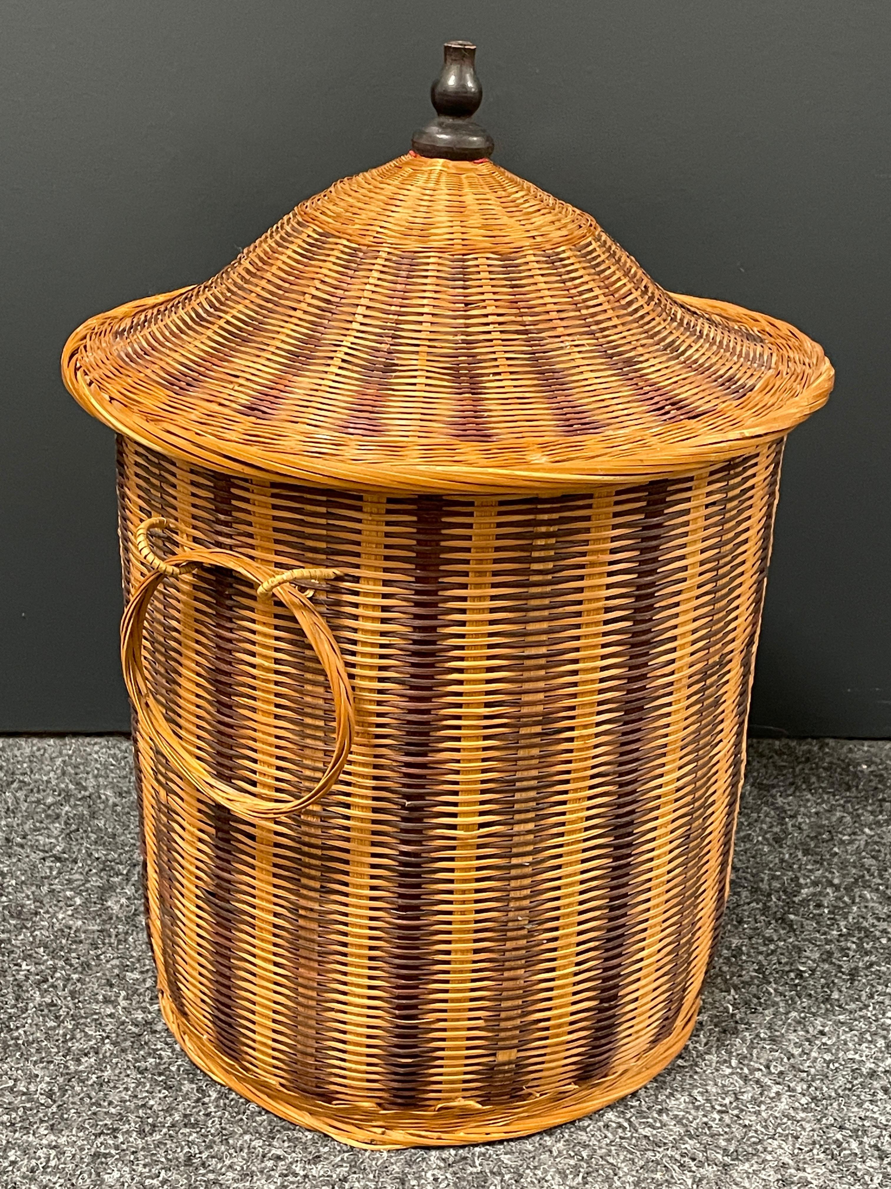 Beautiful Vintage Midcentury Wicker Small Laundry Basket Hamper, 1980s, German 6
