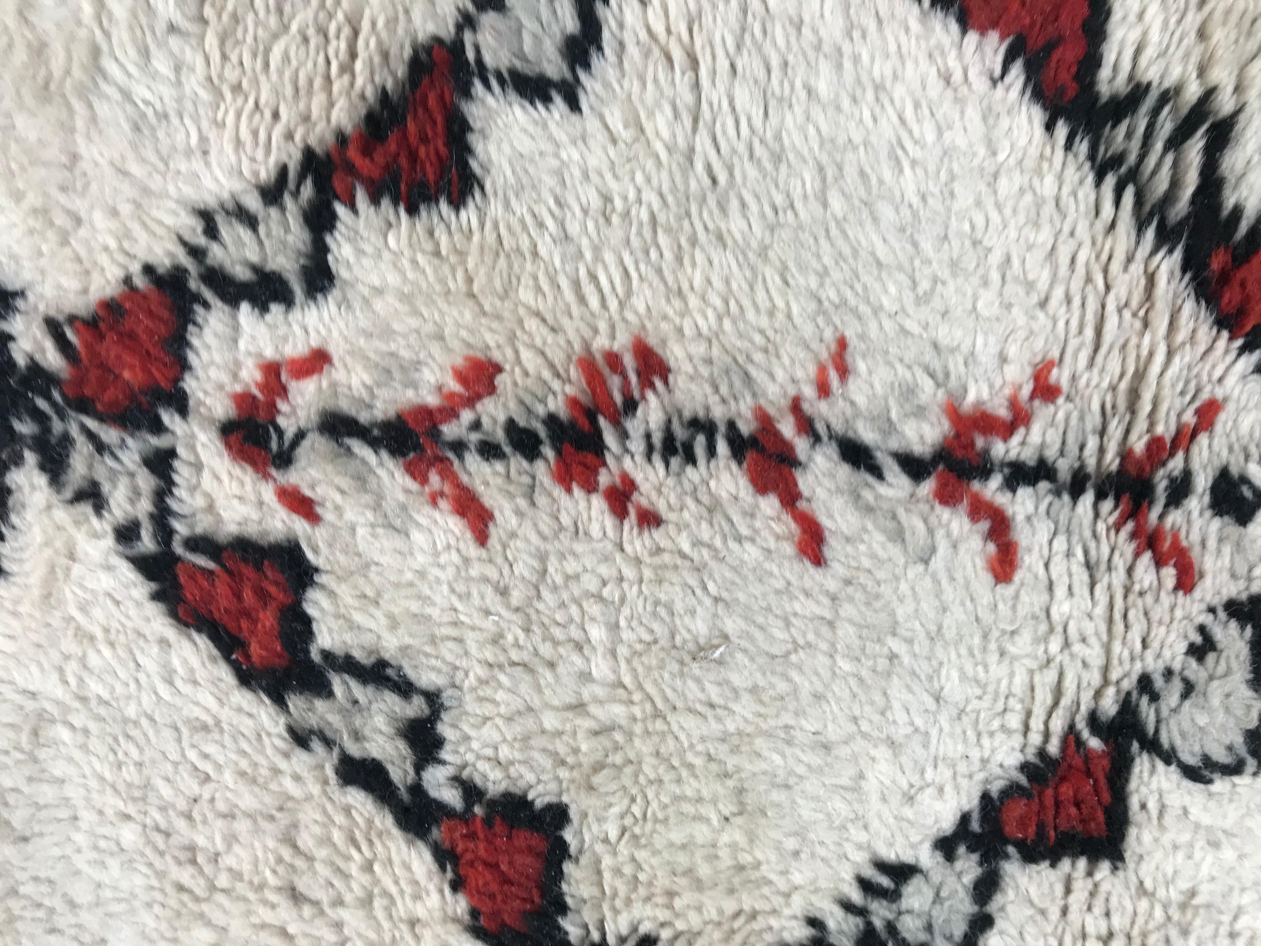 Bobyrugs schöner marokkanischer Vintage-Teppich Beni Ouarain (Wolle) im Angebot