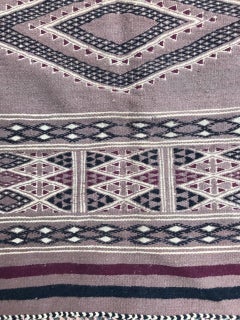 Preciosa alfombra plana marroquí vintage
