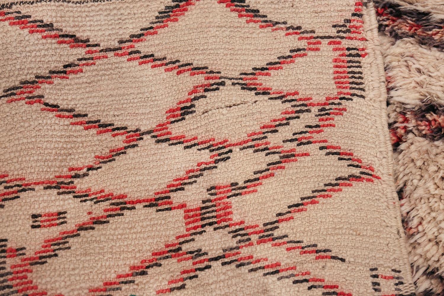 Nazmiyal Collection Vintage Moroccan Rug.6 ft 2 in x 10 ft 5 in For Sale 2