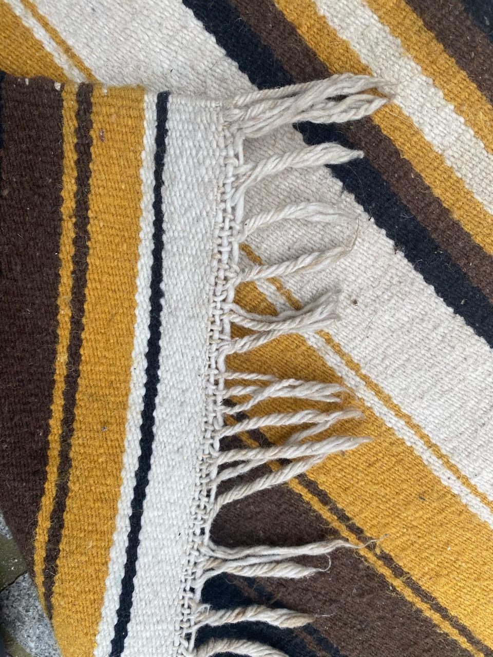 Bobyrug's Beautiful Vintage Navajo Tapestry (en anglais) en vente 4