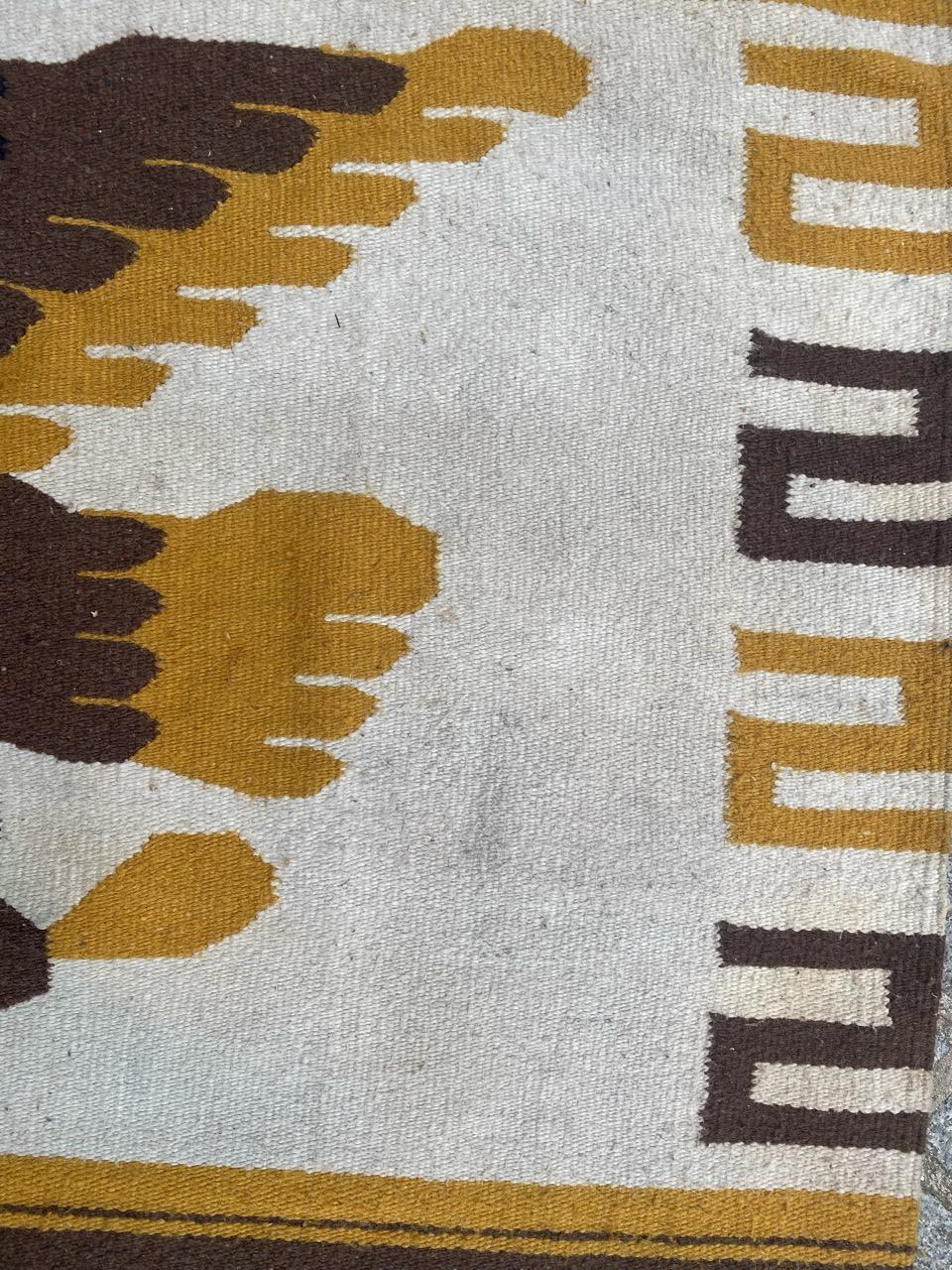 Tissé à la main Bobyrug's Beautiful Vintage Navajo Tapestry (en anglais) en vente