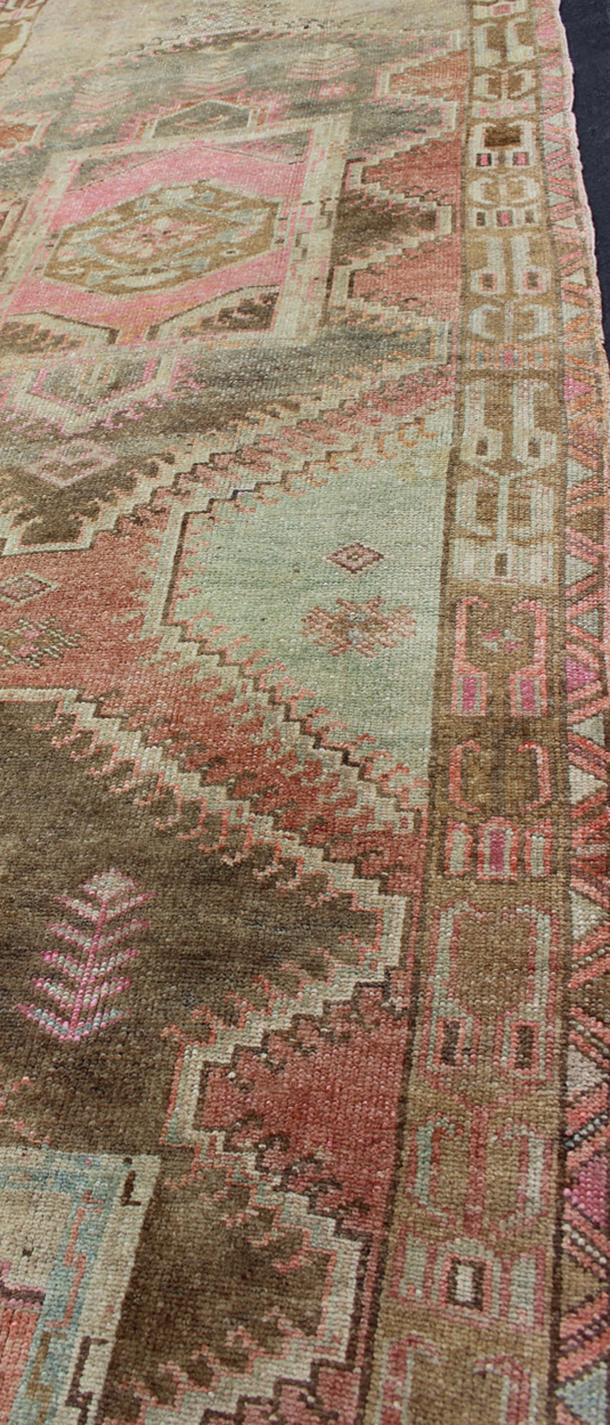 Beautiful Vintage Oushak Gallery Rug from Turkey with Tribal Design 2