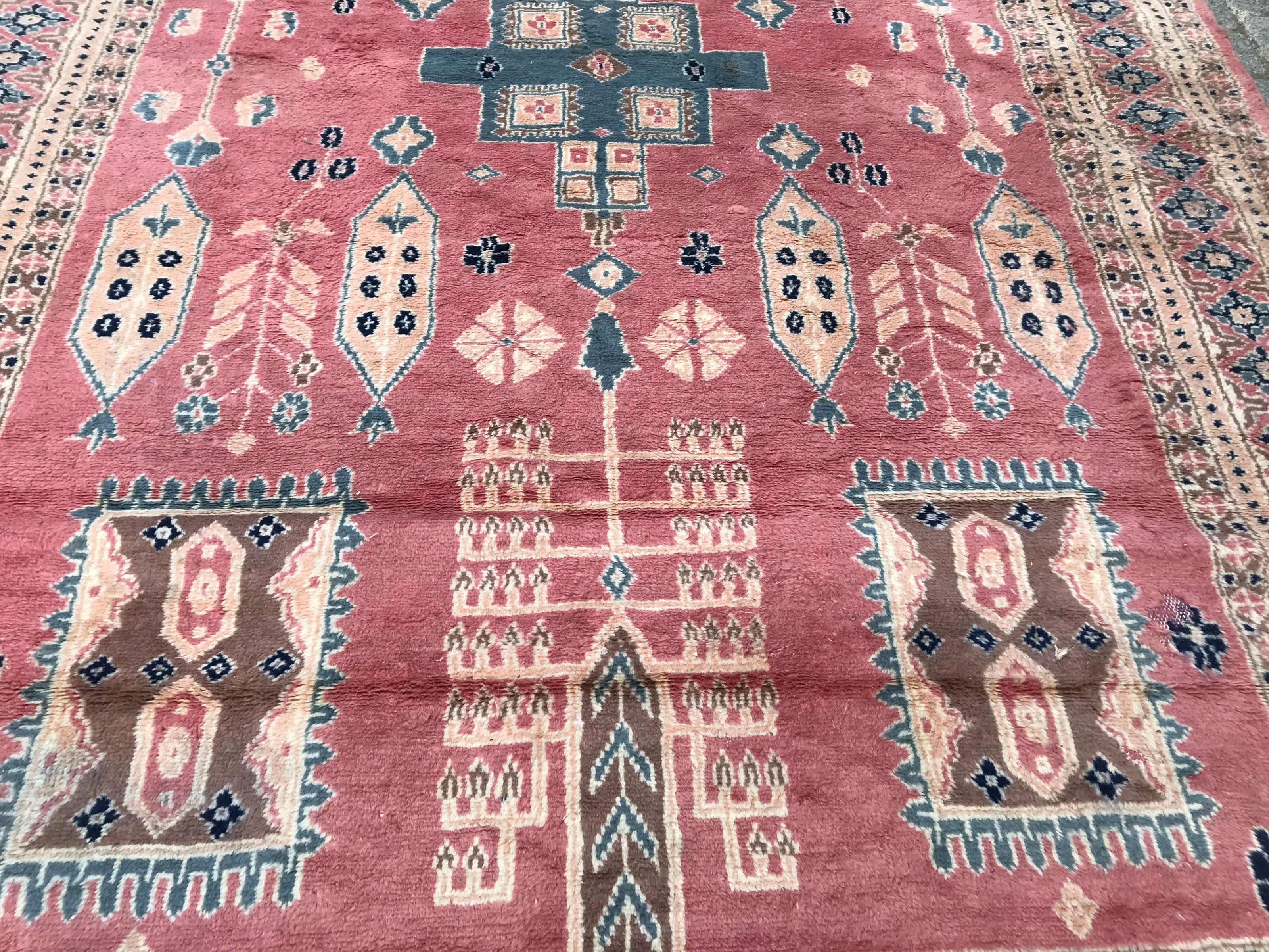 Schöner Pakistanischer Teppich im Vintage-Stil im Angebot 3