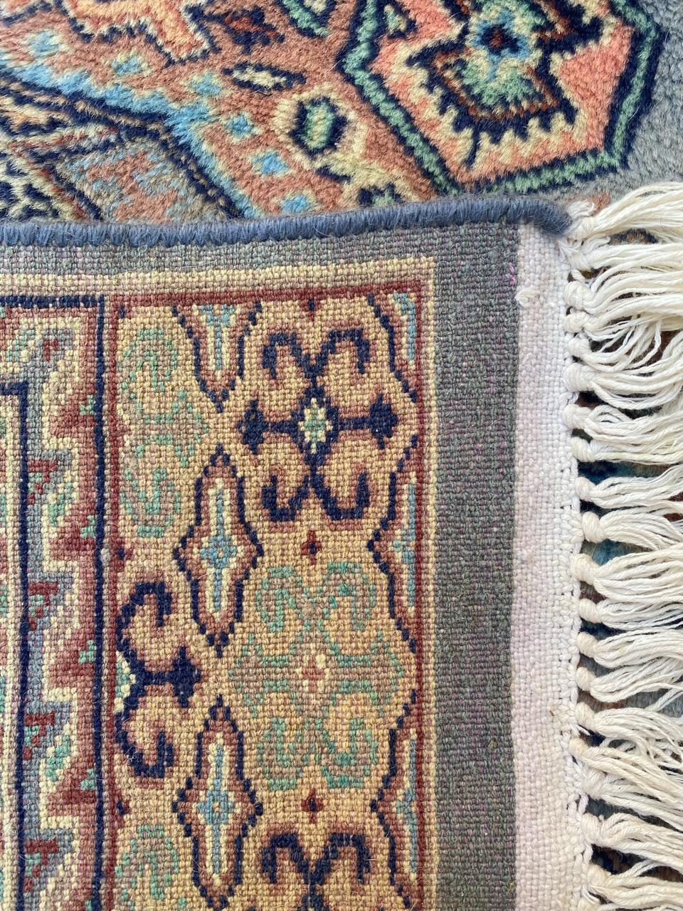 Le magnifique tapis pakistanais vintage de Bobyrug en vente 3