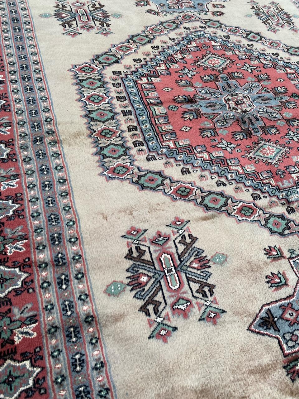 Le magnifique tapis pakistanais vintage de Bobyrug en vente 6