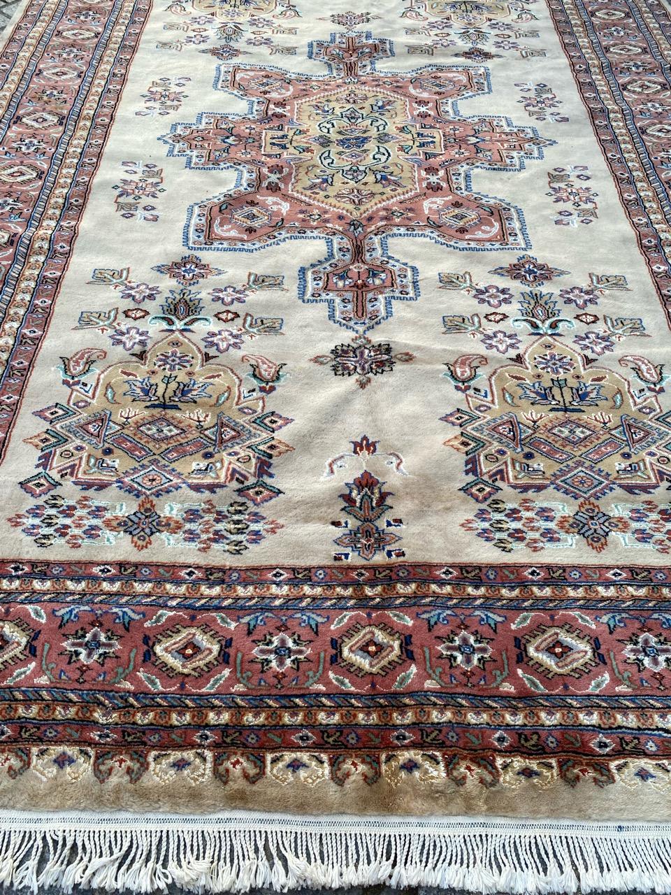 Bobyrugs schöner pakistanischer Vintage-Teppich im Angebot 12
