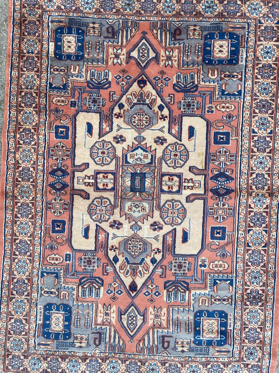 Bobyrugs schöner pakistanischer Vintage-Teppich (Tabriz) im Angebot