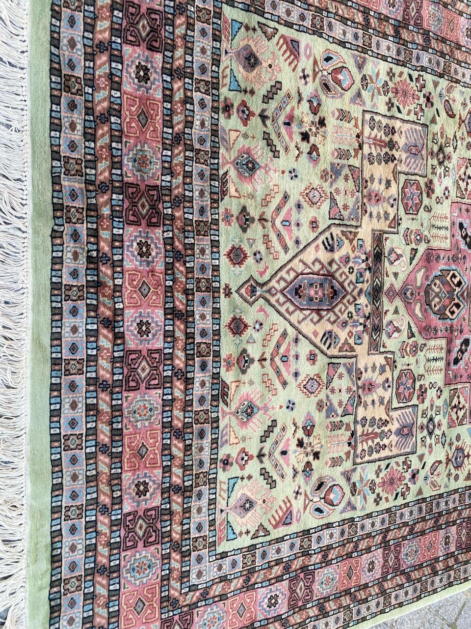 Bobyrugs schöner pakistanischer Vintage-Teppich (Pakistanisch) im Angebot