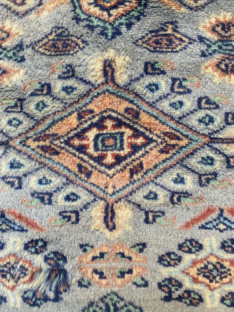 Le magnifique tapis pakistanais vintage de Bobyrug Bon état - En vente à Saint Ouen, FR