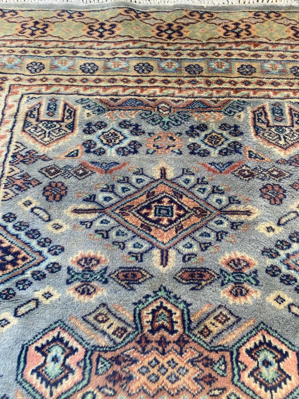 20ième siècle Le magnifique tapis pakistanais vintage de Bobyrug en vente
