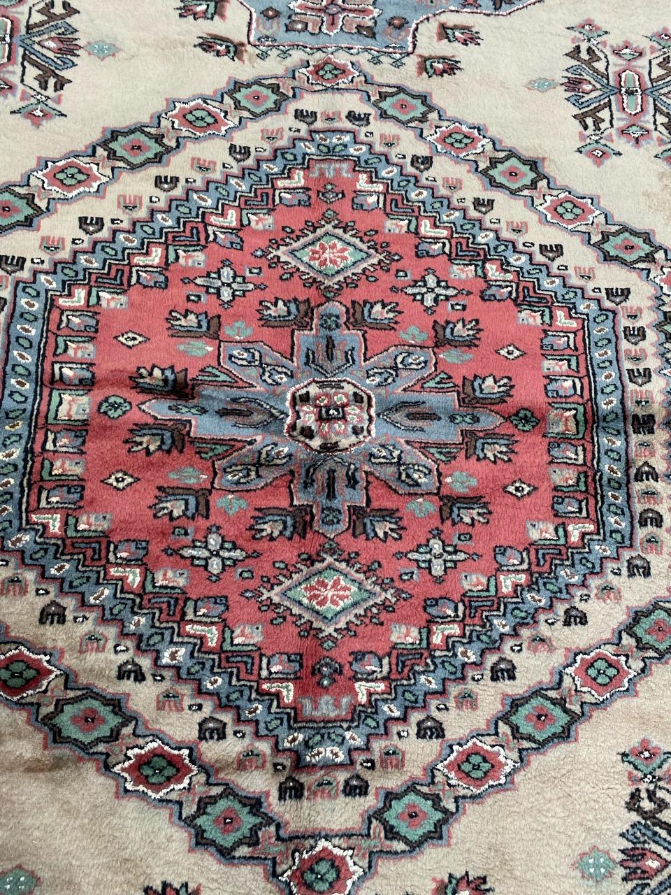 Wool Bobyrug’s Beautiful Vintage Pakistani Rug For Sale