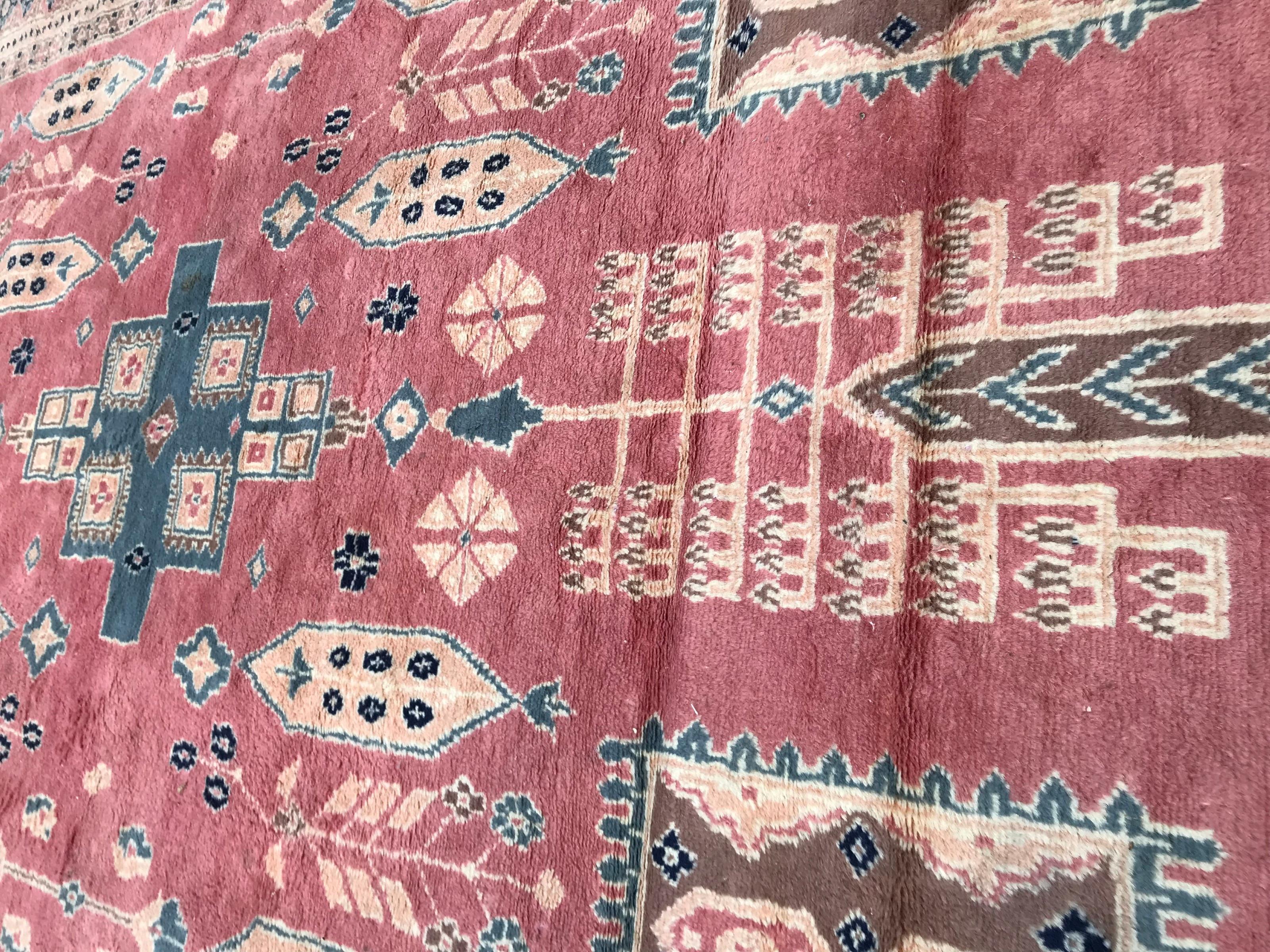 Schöner Pakistanischer Teppich im Vintage-Stil im Angebot 2