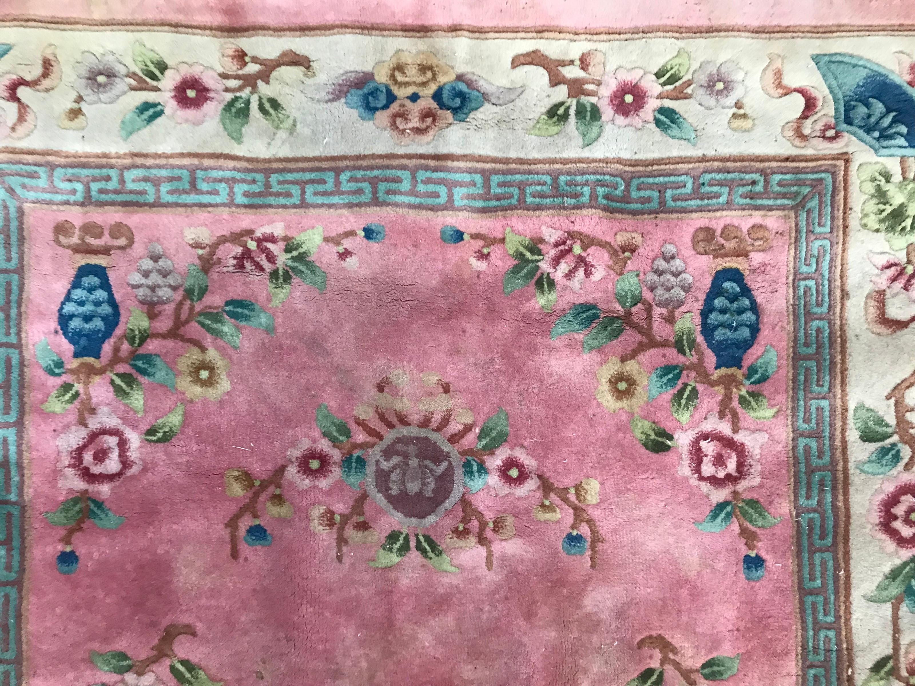 Beautiful Vintage Pink Chinese Rug In Good Condition In Saint Ouen, FR