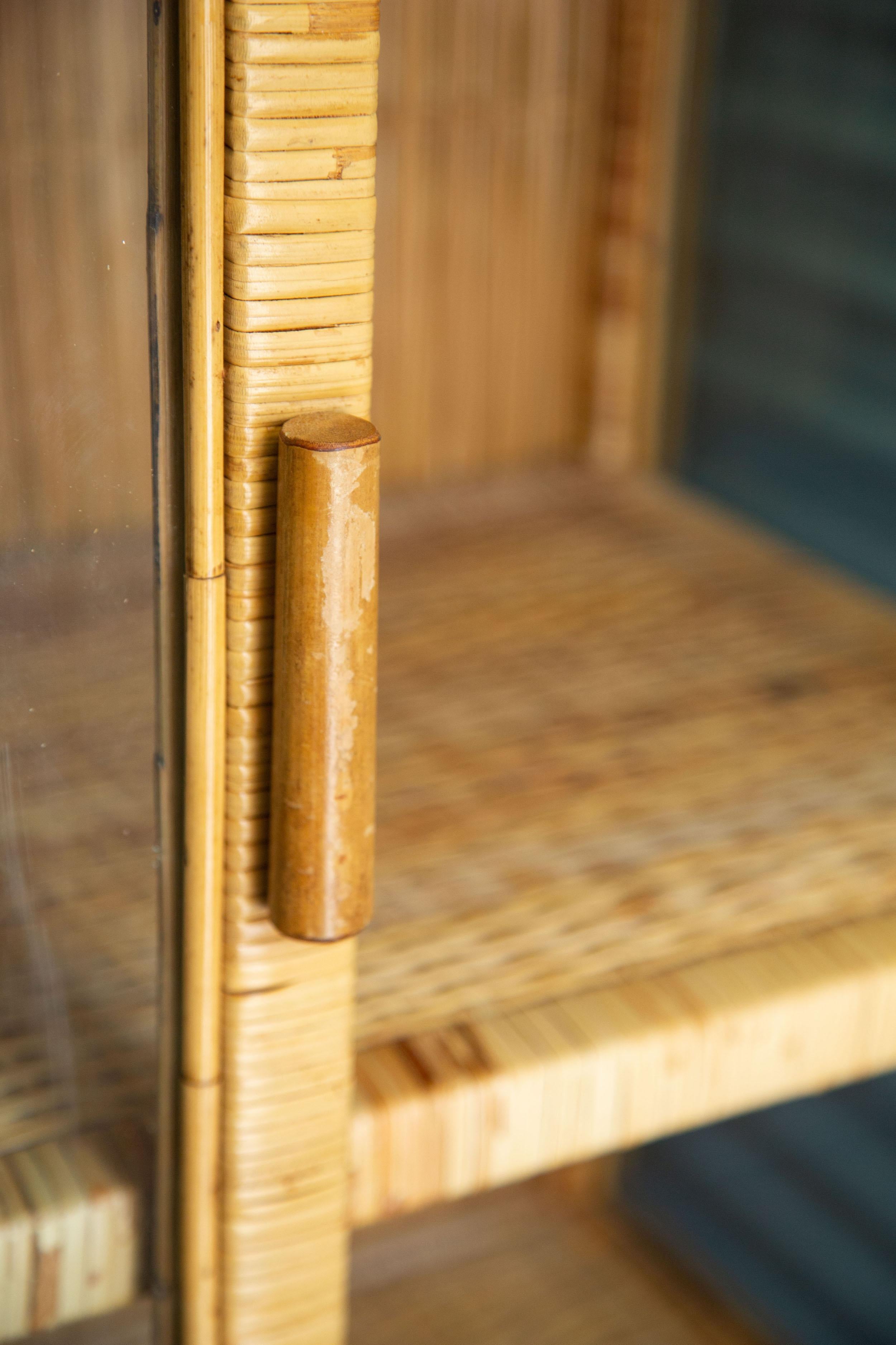 Schöne Vintage Rattan Étagère Vitrine 1