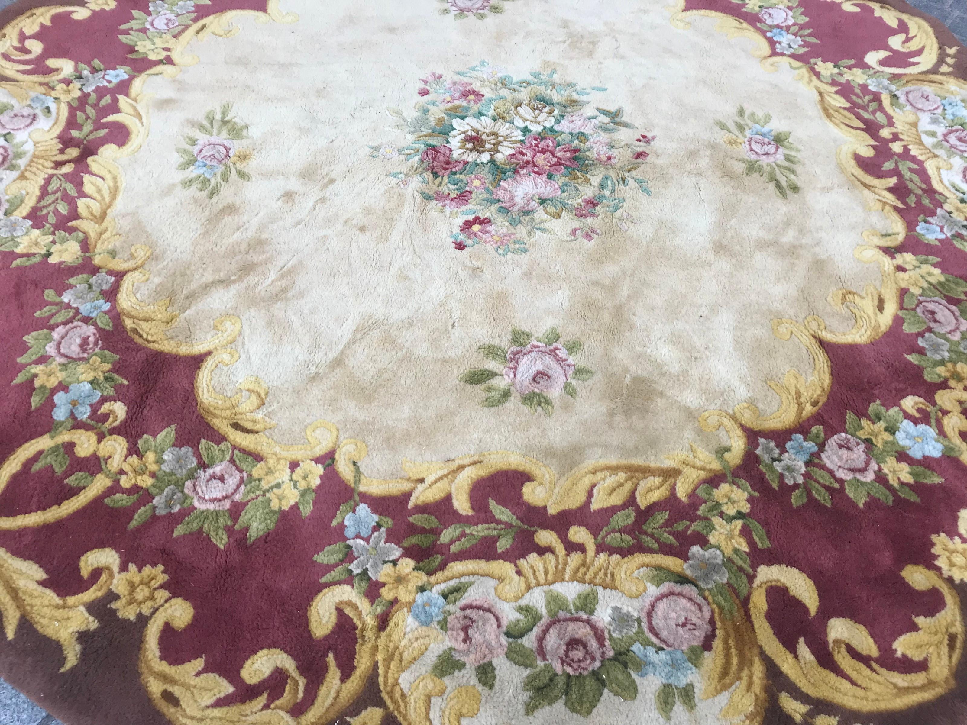 20th Century Beautiful Vintage Round Savonnerie Rug