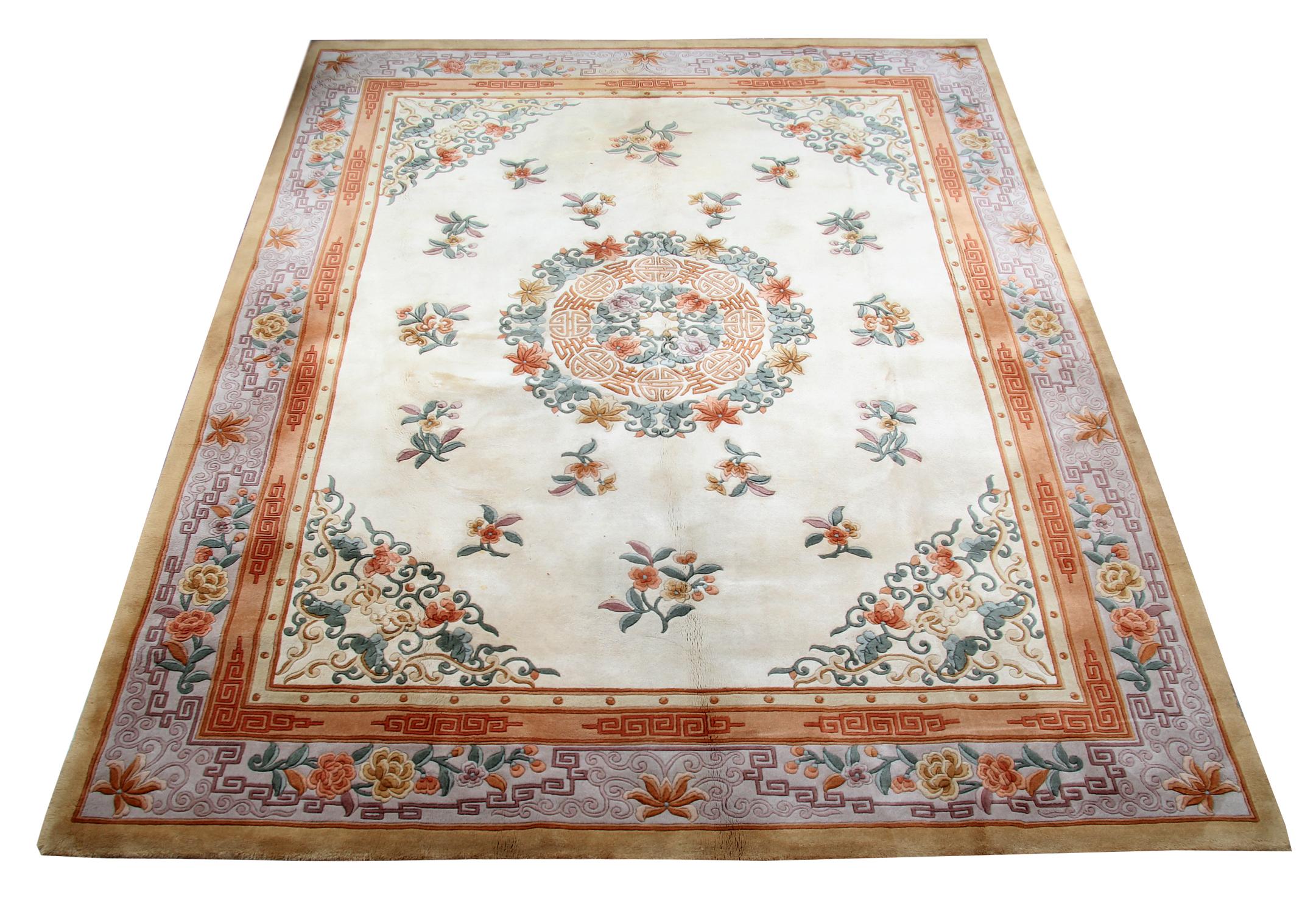 This wool rug is one the unusual rugs of the 1970 s which are Art Deco rugs in the excellent condition with Cream background colour contrasting the stylish border and the motives. This patterned rug is a combination of a floral rug and geometric