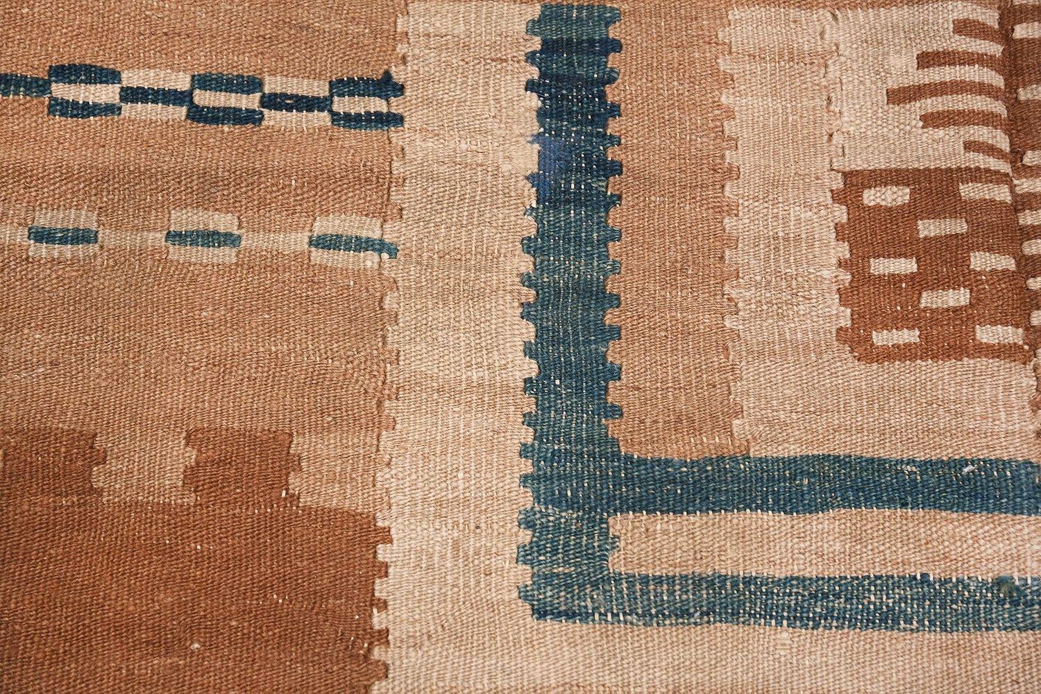 Mid-Century Modern Vintage Scandinavian Swedish Kilim. 5 ft 4 in x 7 ft 2 in For Sale