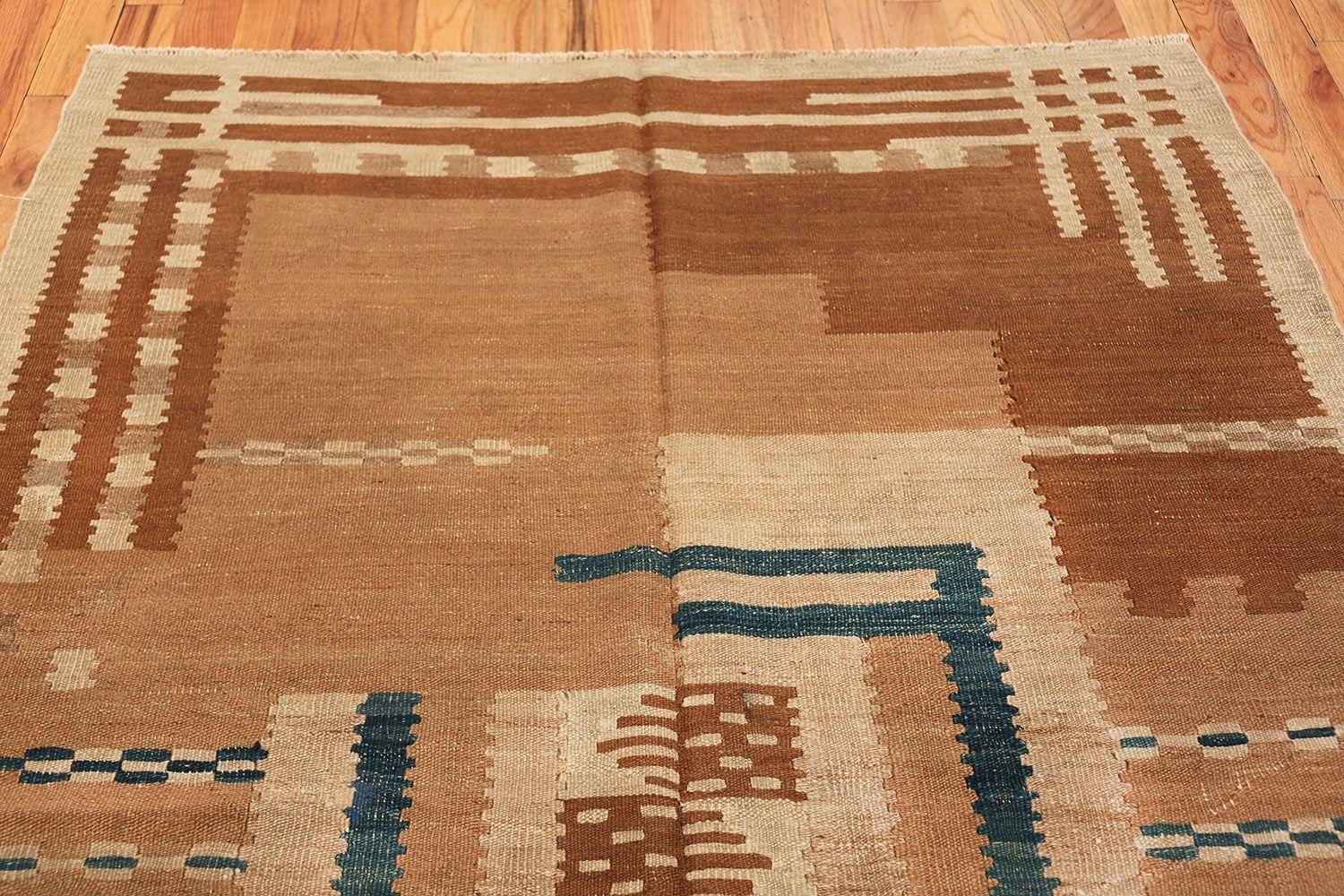 20th Century Vintage Scandinavian Swedish Kilim. 5 ft 4 in x 7 ft 2 in For Sale