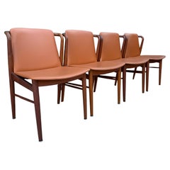 Bellissimo set di 4 sedie da pranzo moderne danesi in pelle di teak vintage