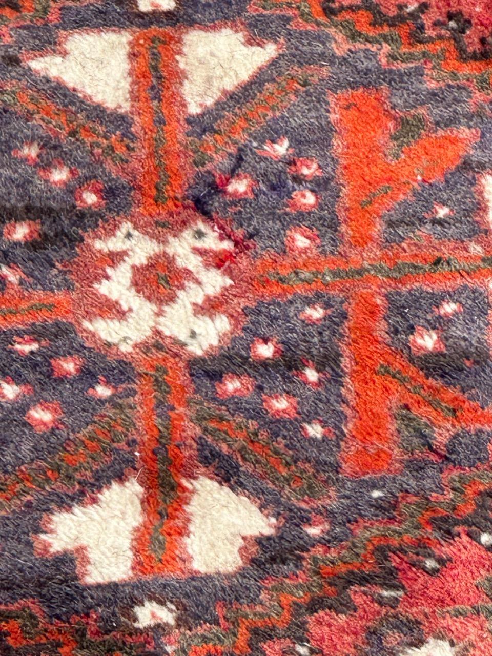 Wool Beautiful vintage Shiraz rug