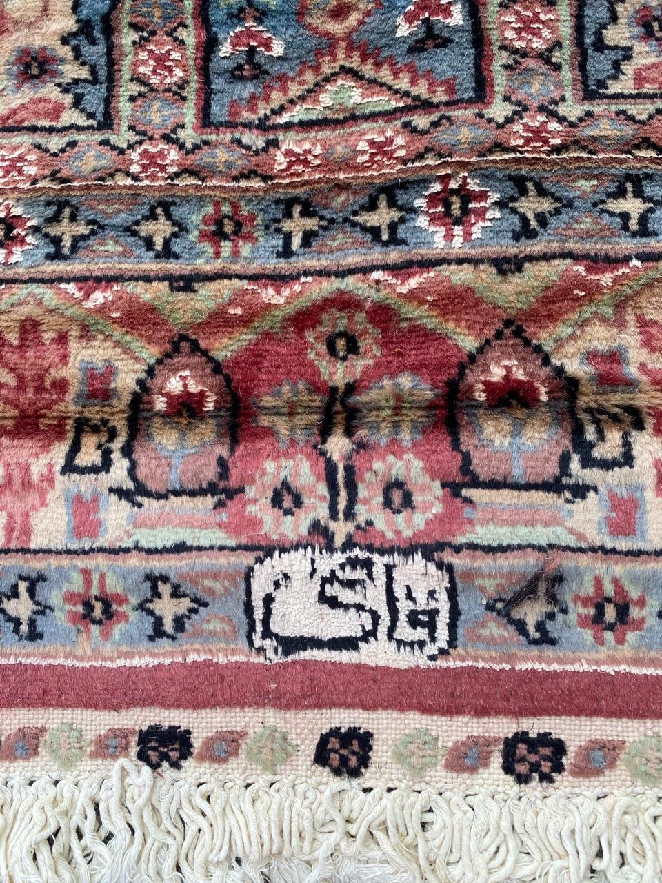 Preciosa alfombra paquistaní vintage de seda y lana en venta 5